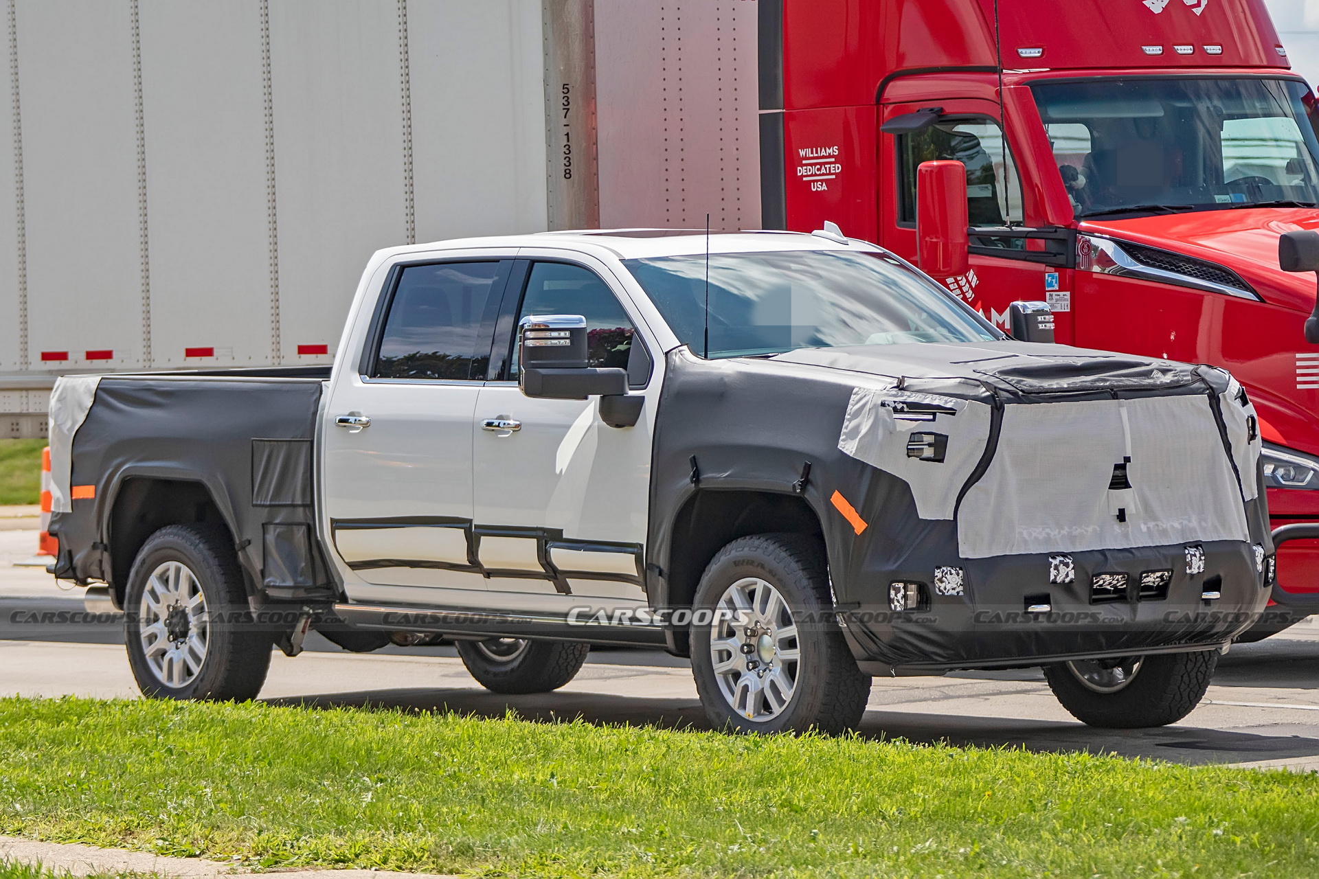 2024 Chevrolet Silverado HD Scooped Both Inside And Out