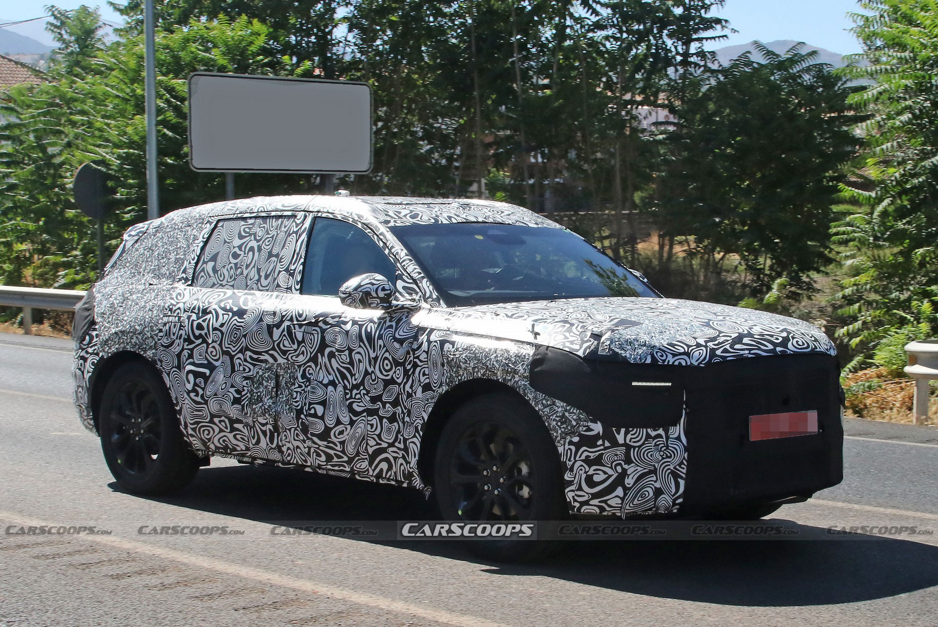 Ford Fusion Active Spied In Europe With Two Slightly Different Designs