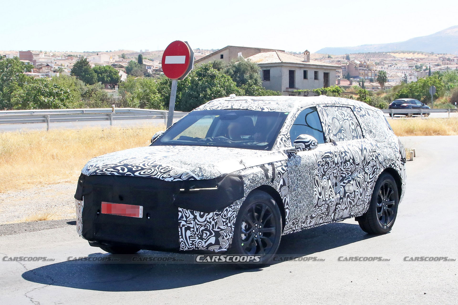 Ford Fusion Active Spied In Europe With Two Slightly Different Designs