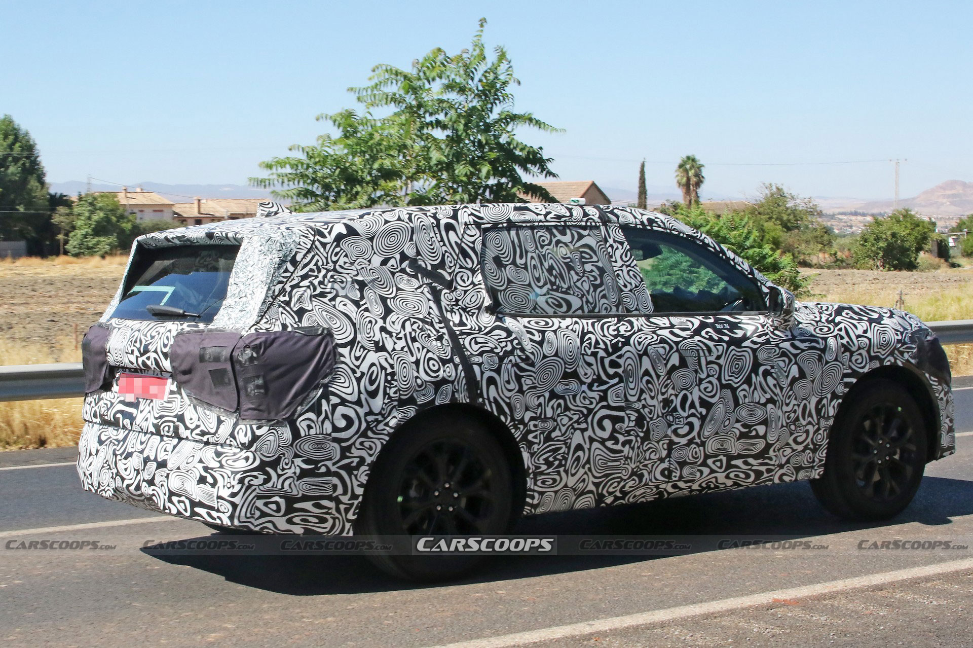 Ford Fusion Active Spied In Europe With Two Slightly Different Designs