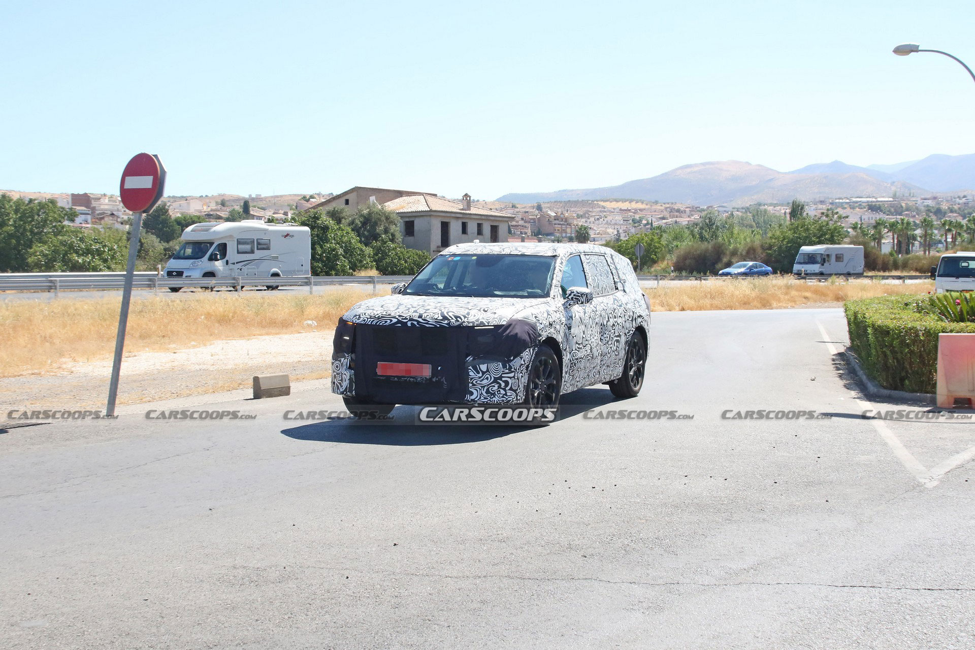 Ford Fusion Active Spied In Europe With Two Slightly Different Designs