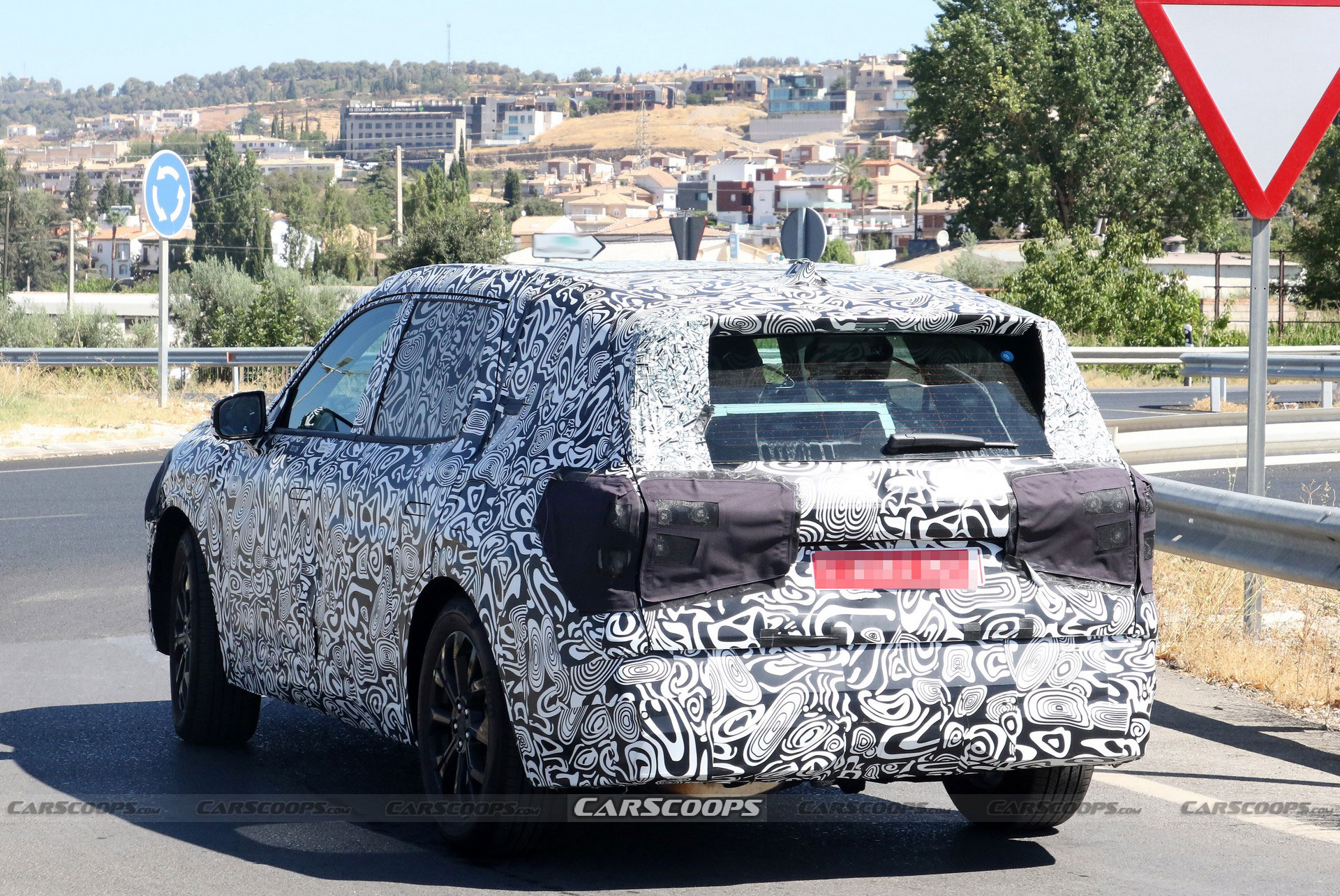 Ford Fusion Active Spied In Europe With Two Slightly Different Designs