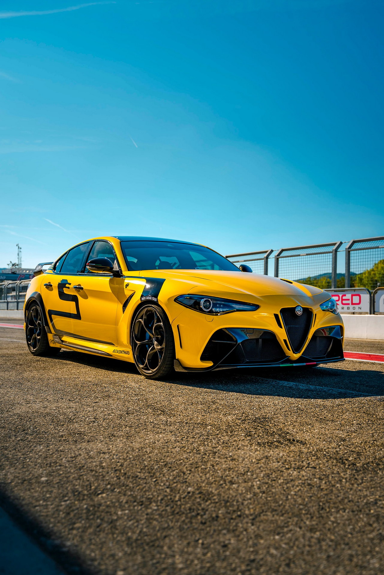 This Alfa Romeo Giulia GTAm Replica Bodykit Looks Quite Convincing