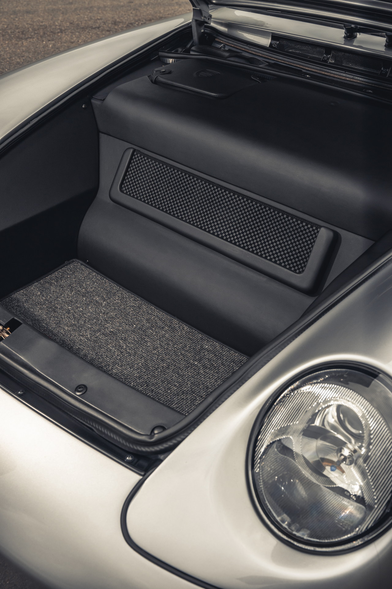 Autoart 993R By Paul Stephens Is A Modernized Porsche 993