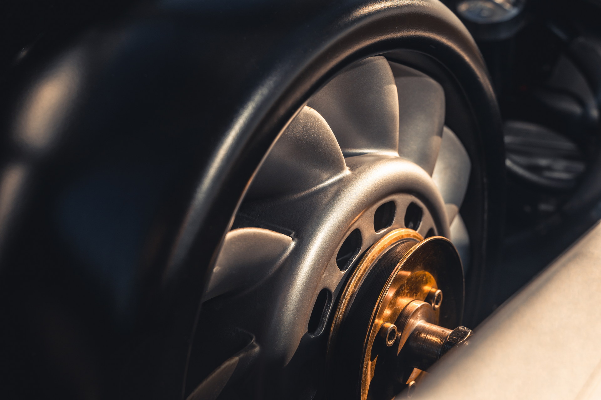 Autoart 993R By Paul Stephens Is A Modernized Porsche 993