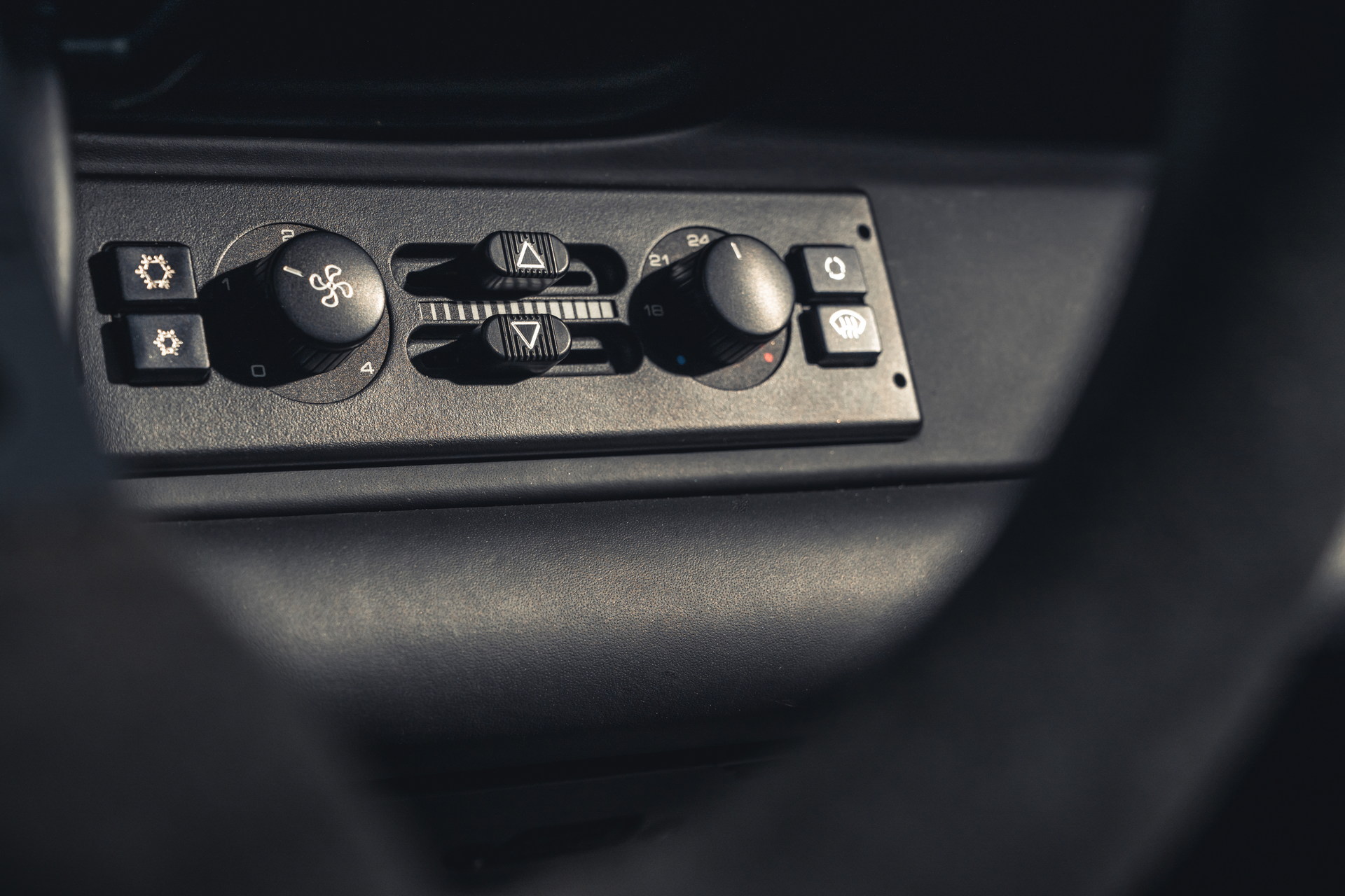 Autoart 993R By Paul Stephens Is A Modernized Porsche 993