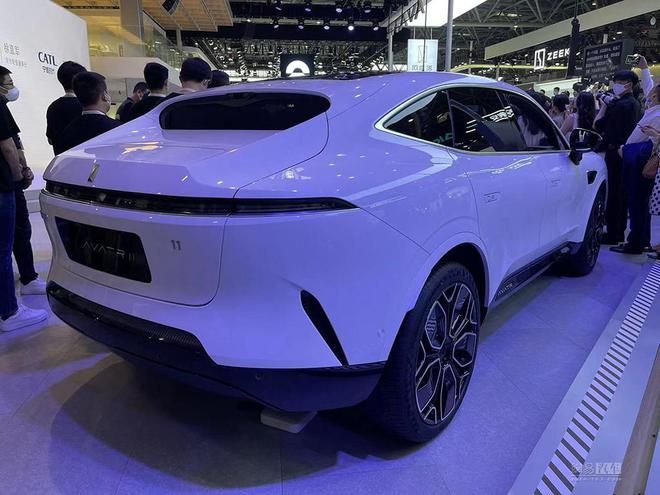 Avatr 11 Launches In China With 578 HP And Up To 422 Miles Of Range