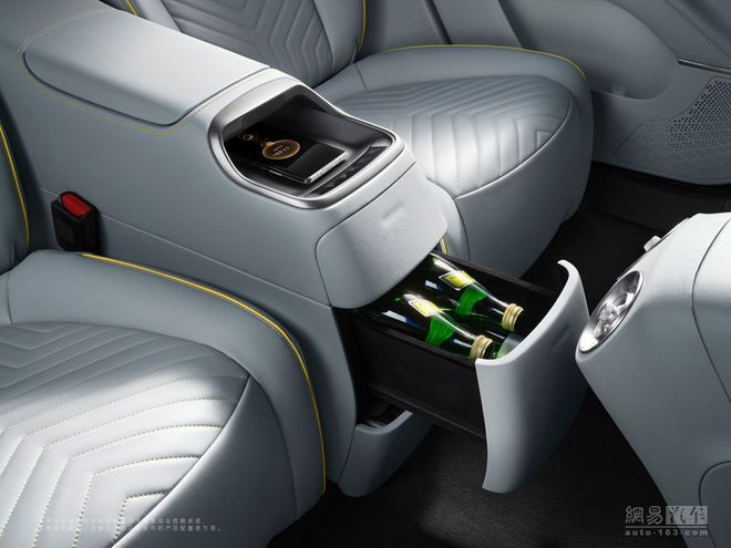 Avatr 11 Launches In China With 578 HP And Up To 422 Miles Of Range