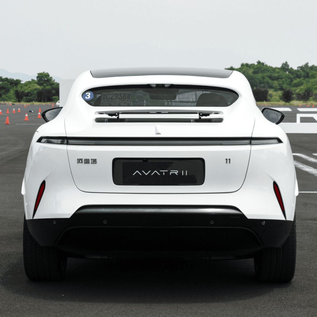 Avatr 11 Launches In China With 578 HP And Up To 422 Miles Of Range