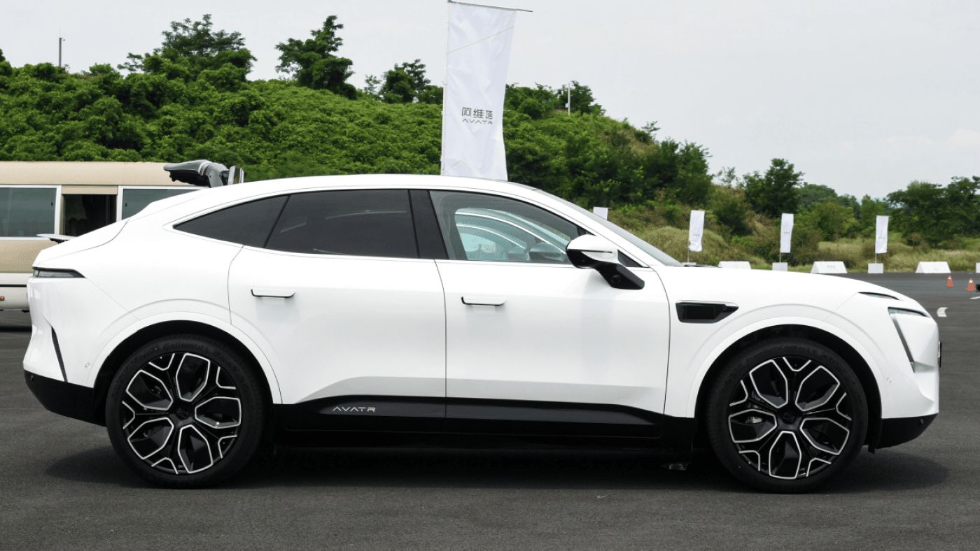 Avatr 11 Launches In China With 578 HP And Up To 422 Miles Of Range