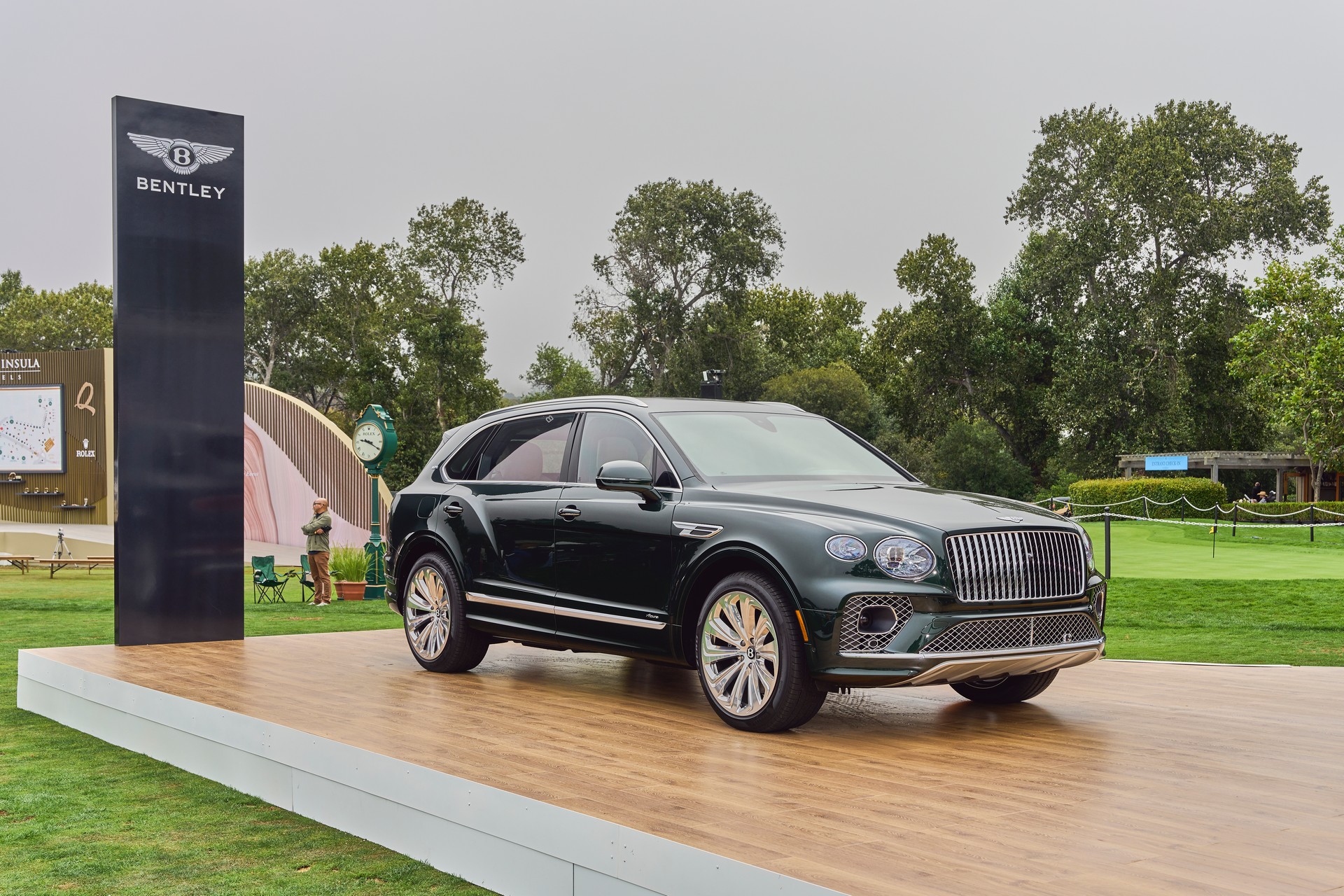 Bentley Bentayga EWB Mulliner Gallery Debuts As A Mobile Art Show