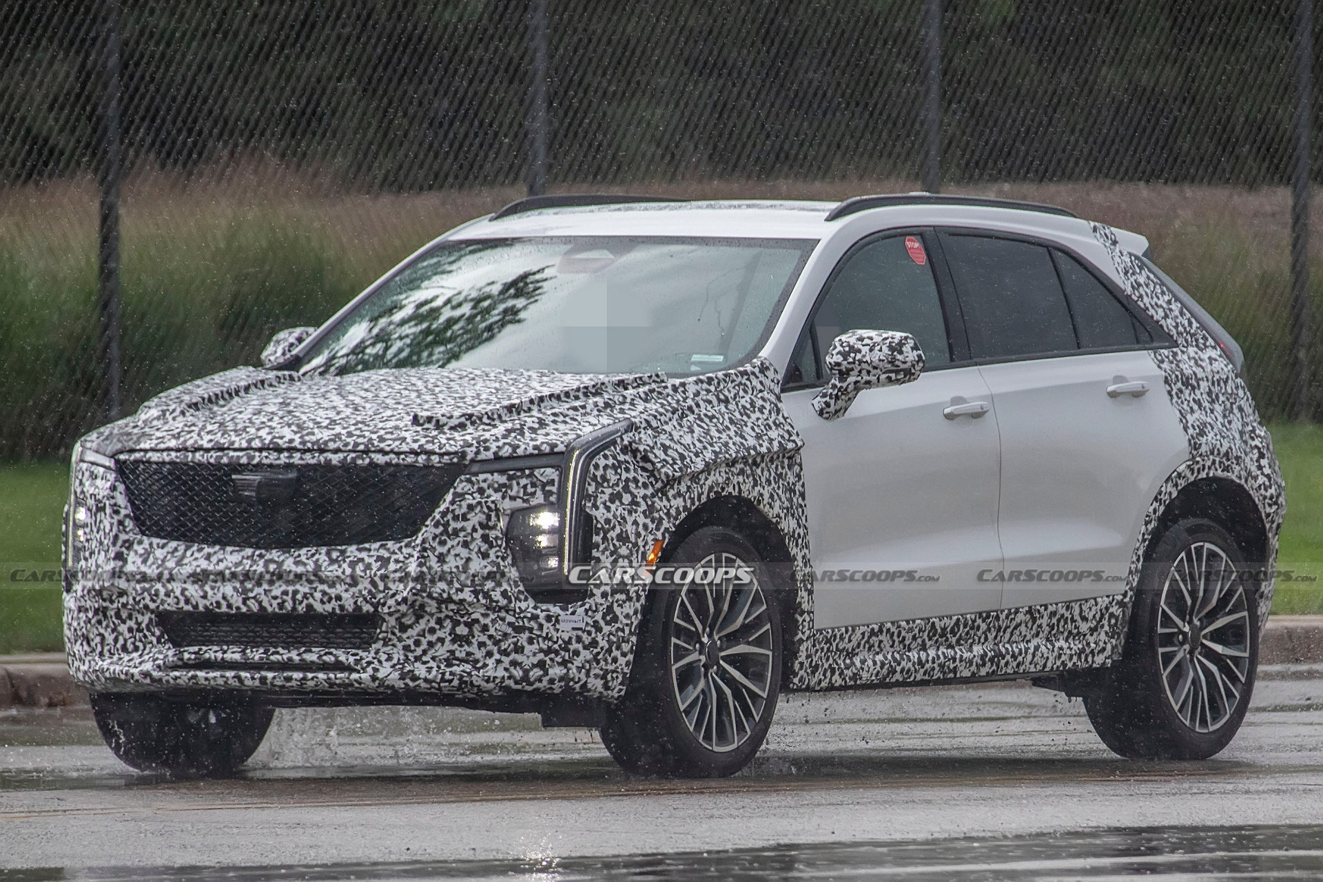 2024 Cadillac XT4 Facelift Shows Its Fancy LED Headlights