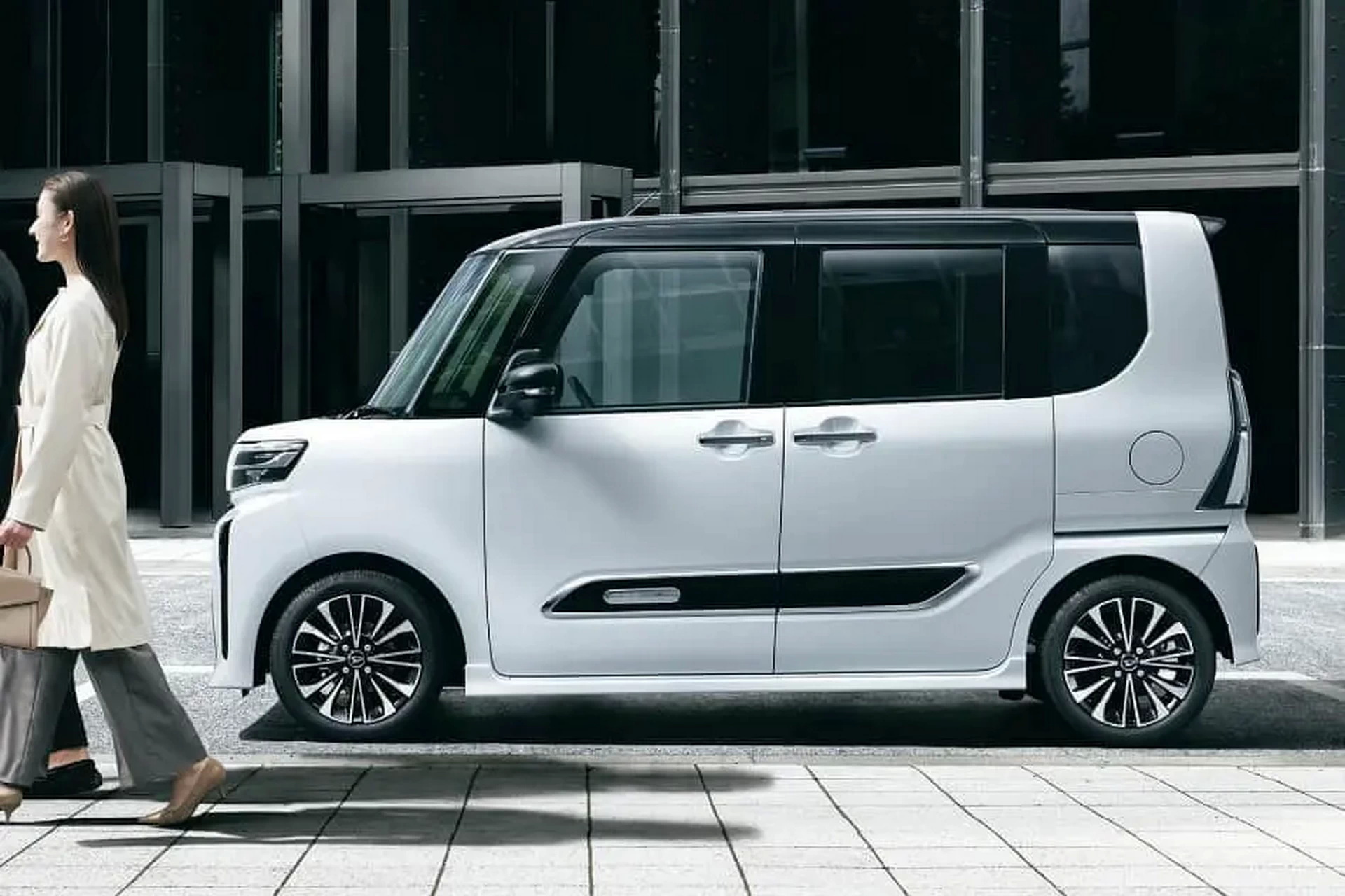 Daihatsu Tanto FunCross Is An Adventurous Kei Car For The Urban Jungle