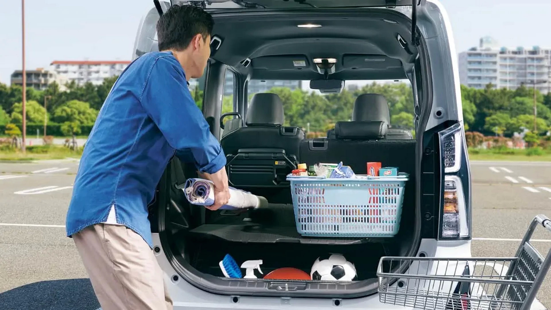 Daihatsu Tanto FunCross Is An Adventurous Kei Car For The Urban Jungle