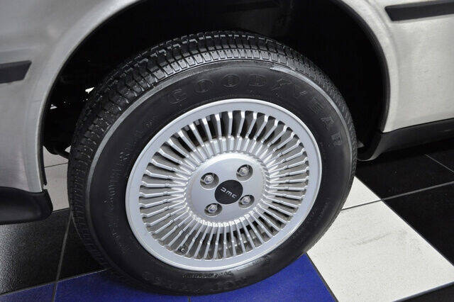 This Pristine DeLorean DMC-12 Has Been In Storage Since 1986