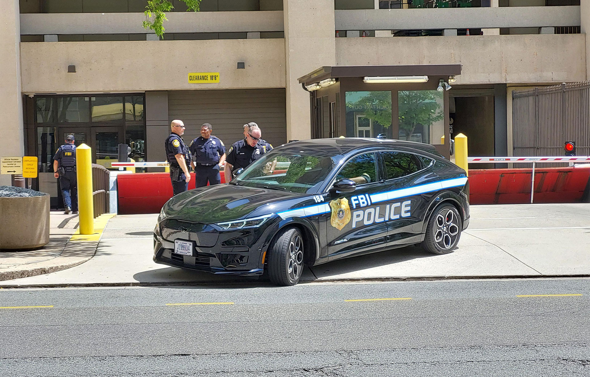 FBI Ford Mustang Mach E b - Auto Recent