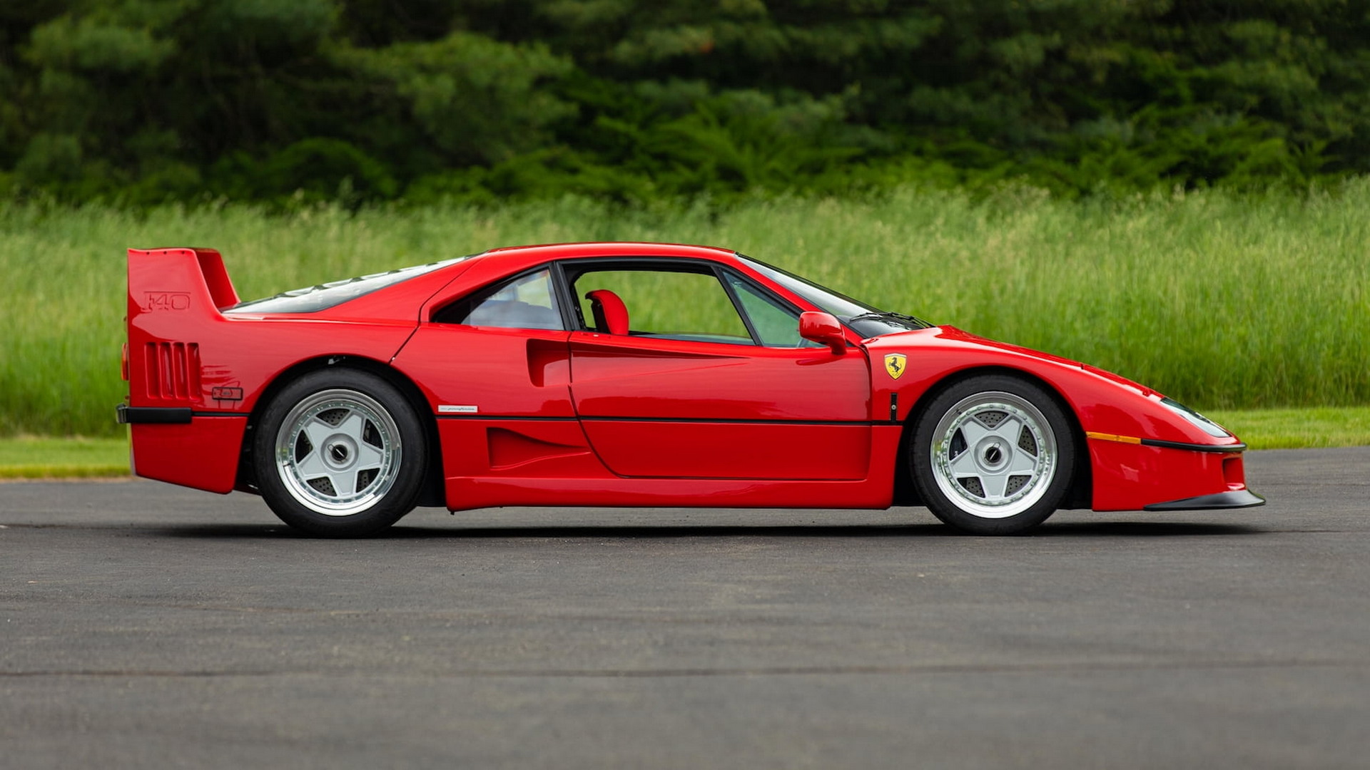 You Won’t Believe How Clean This 15,000-Mile 1990 Ferrari F40 Is