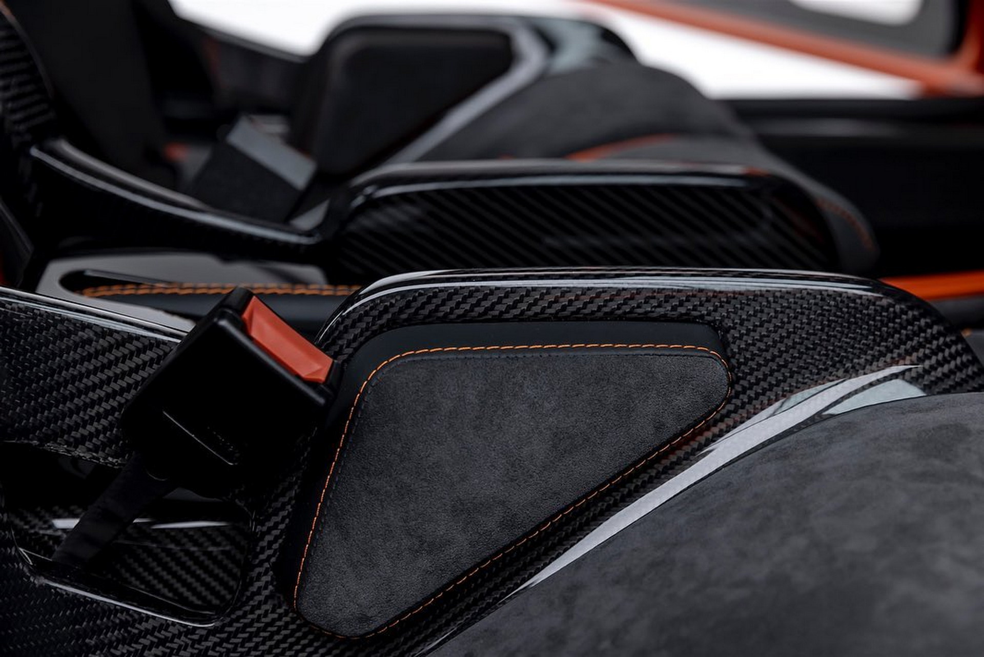 Gunther Werks Project Tornado Is A Carbon-Bodied Porsche 993 Turbo Restomod With Up To 700 HP