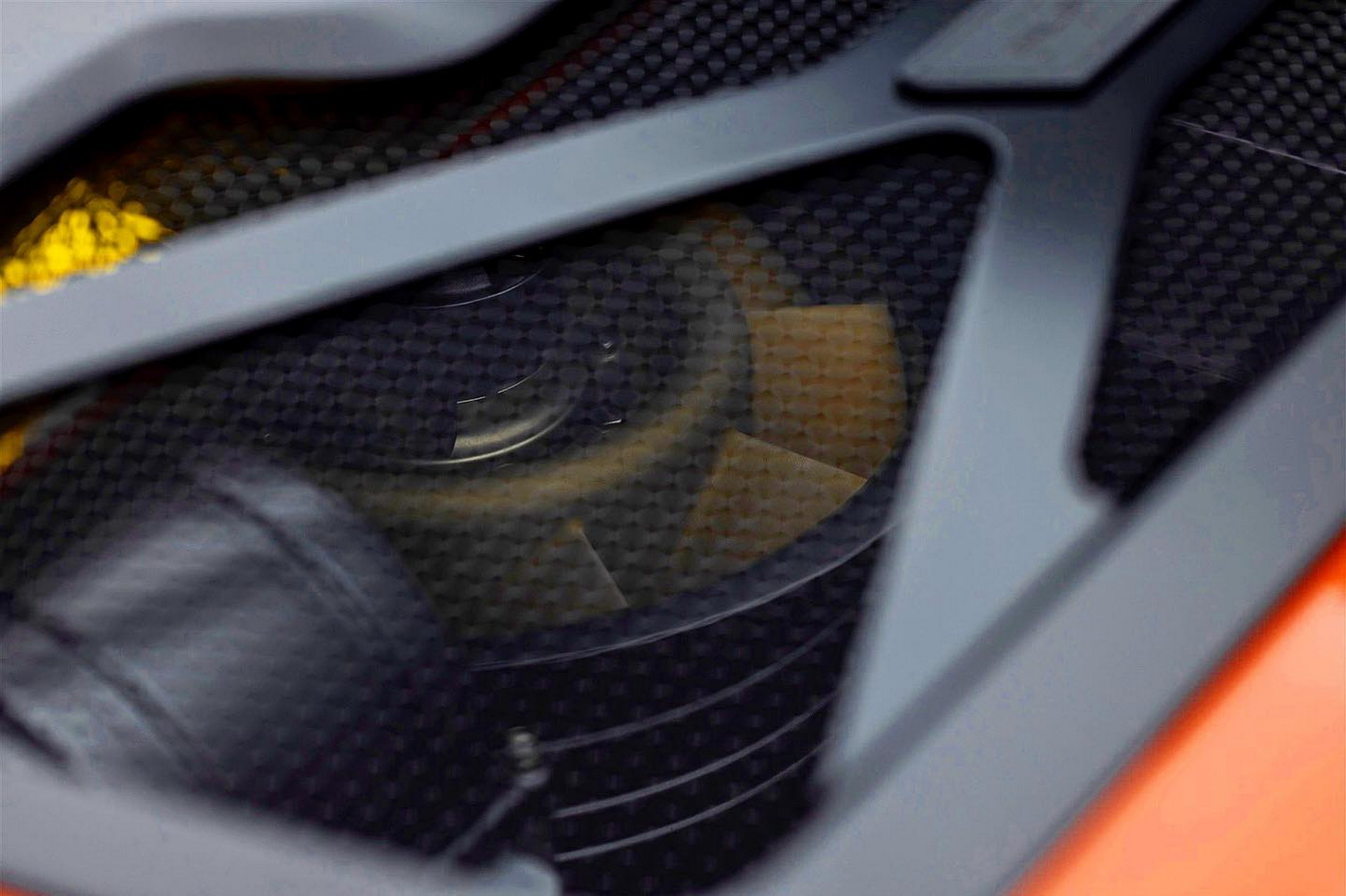 Gunther Werks Project Tornado Is A Carbon-Bodied Porsche 993 Turbo Restomod With Up To 700 HP