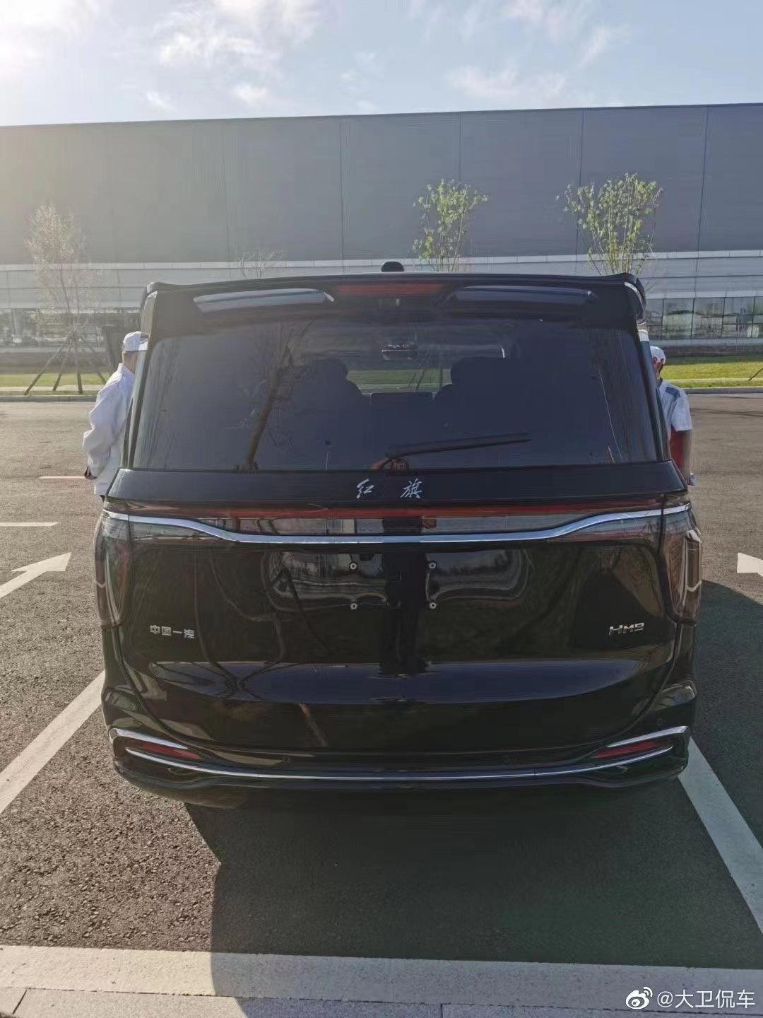 China’s Hongqi Is Making Its First Luxury Minivan, The HQ9