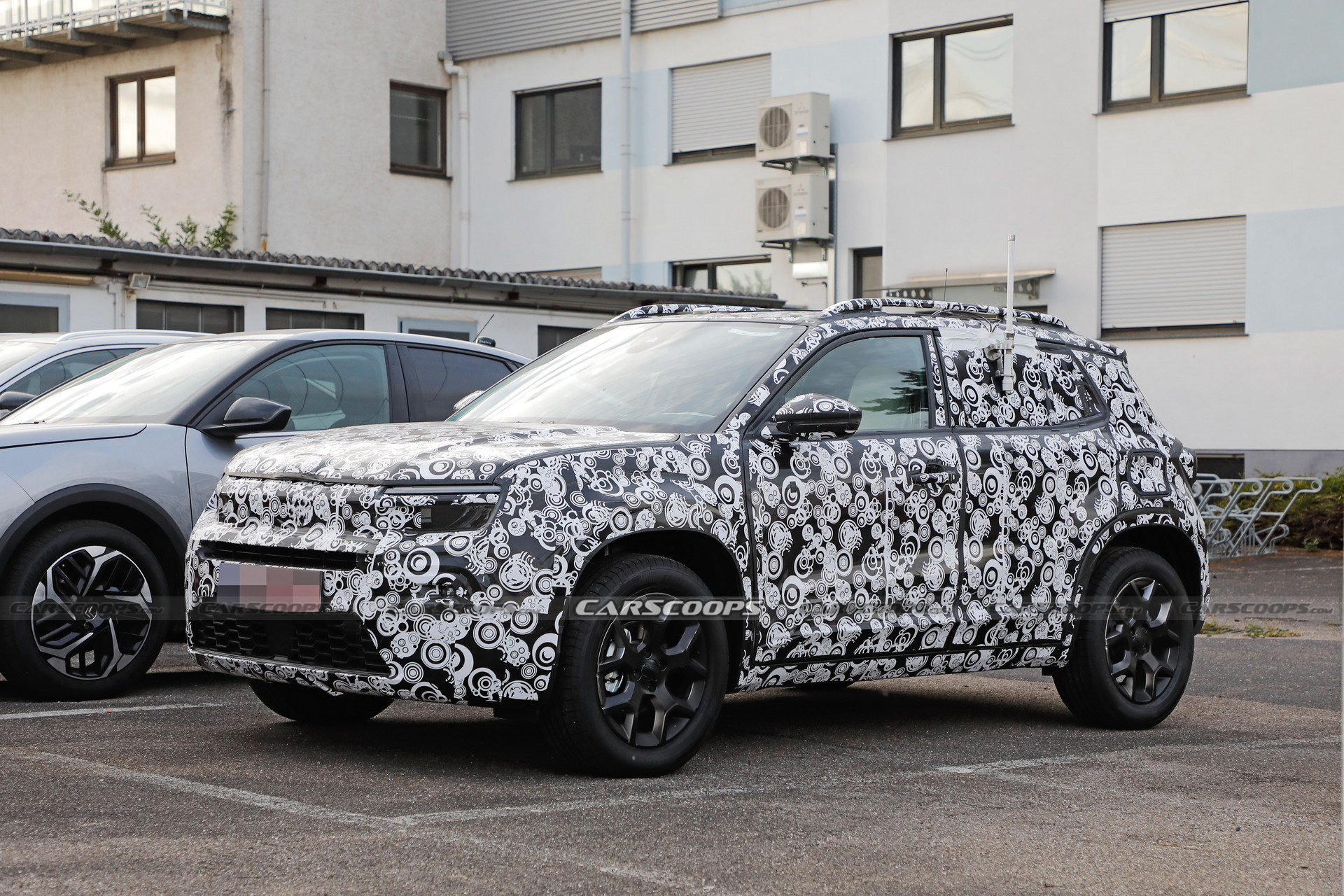 Jeep ‘Jeepster’ Baby SUV Spied In ICE-Powered Form Revealing Its Interior
