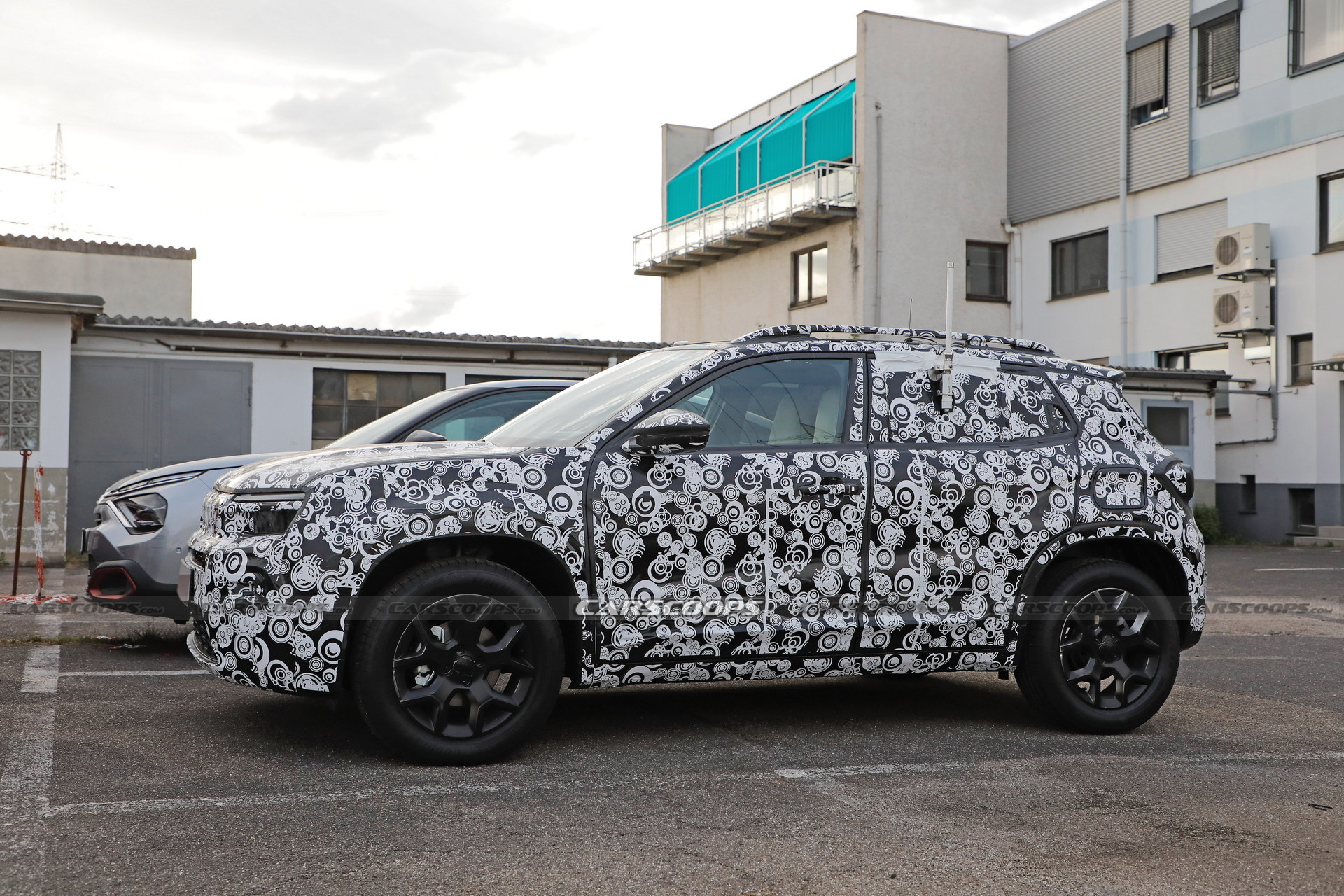 Jeep ‘Jeepster’ Baby SUV Spied In ICE-Powered Form Revealing Its Interior