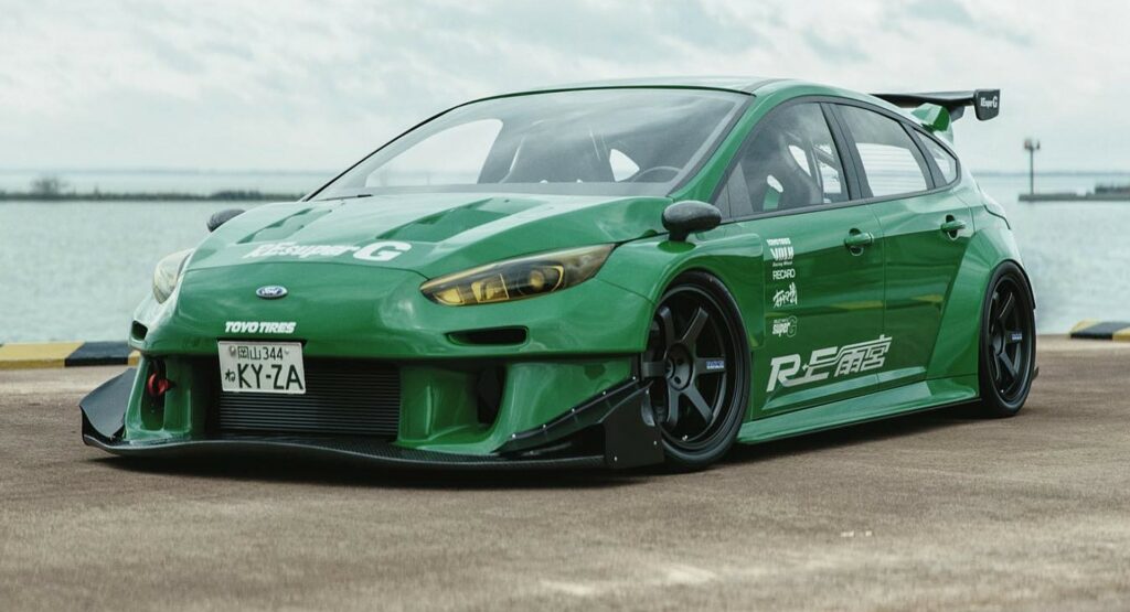  This Digital-Only Rotary-Swapped Ford Focus RS Was Inspired By A Mazda RX-7 Racecar