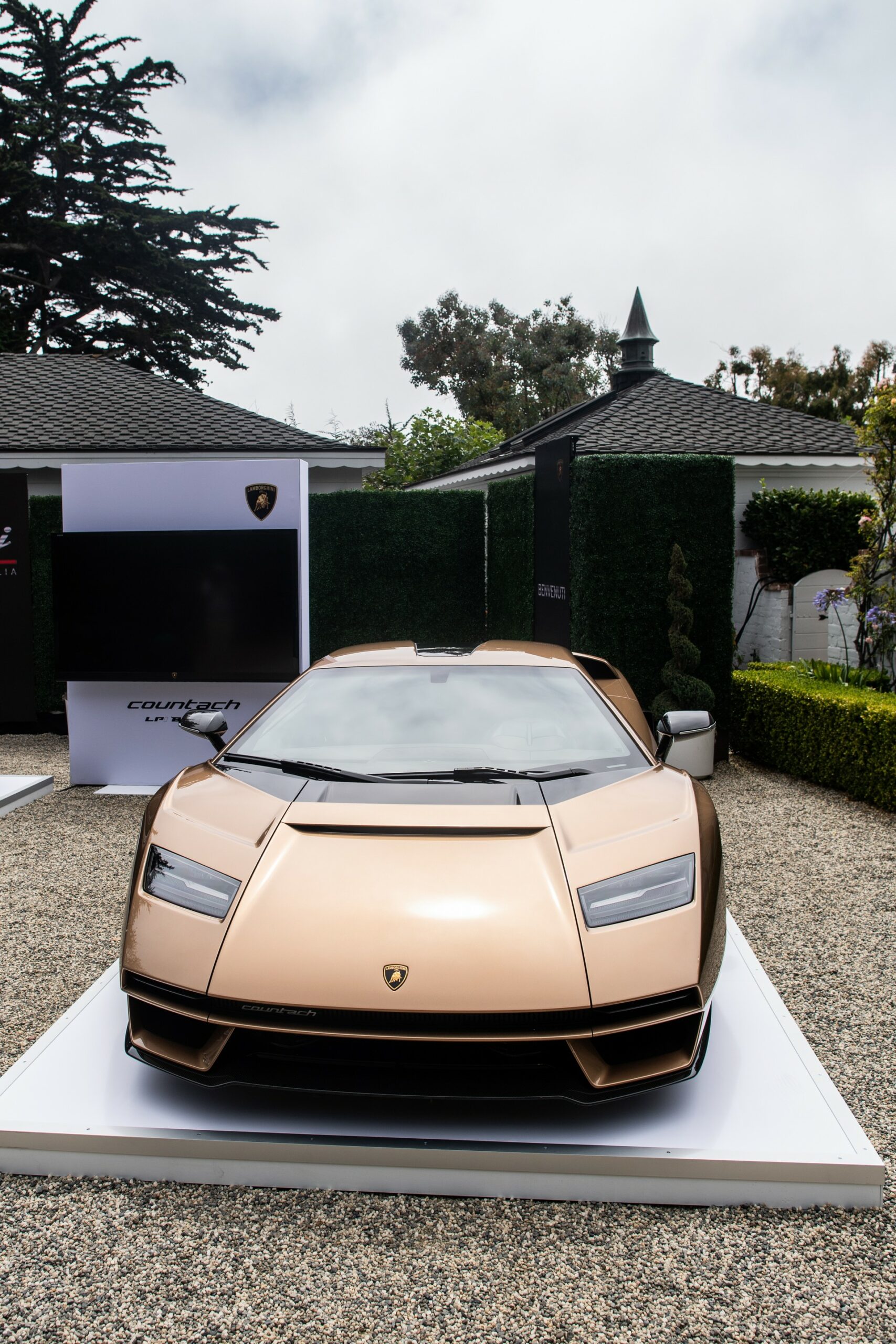 Lamborghini Delivered The First Two U.S. Countach LPI 800-4s At Monterey