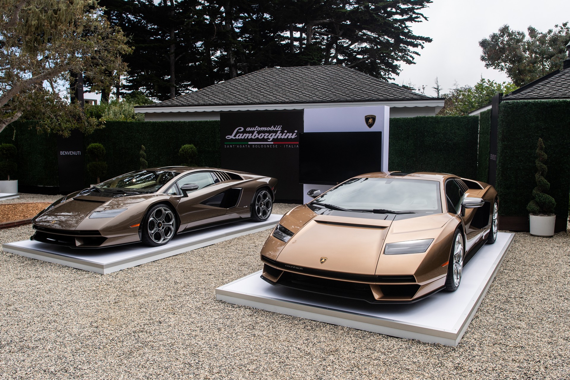 Lamborghini Delivered The First Two U.S. Countach LPI 800-4s At Monterey