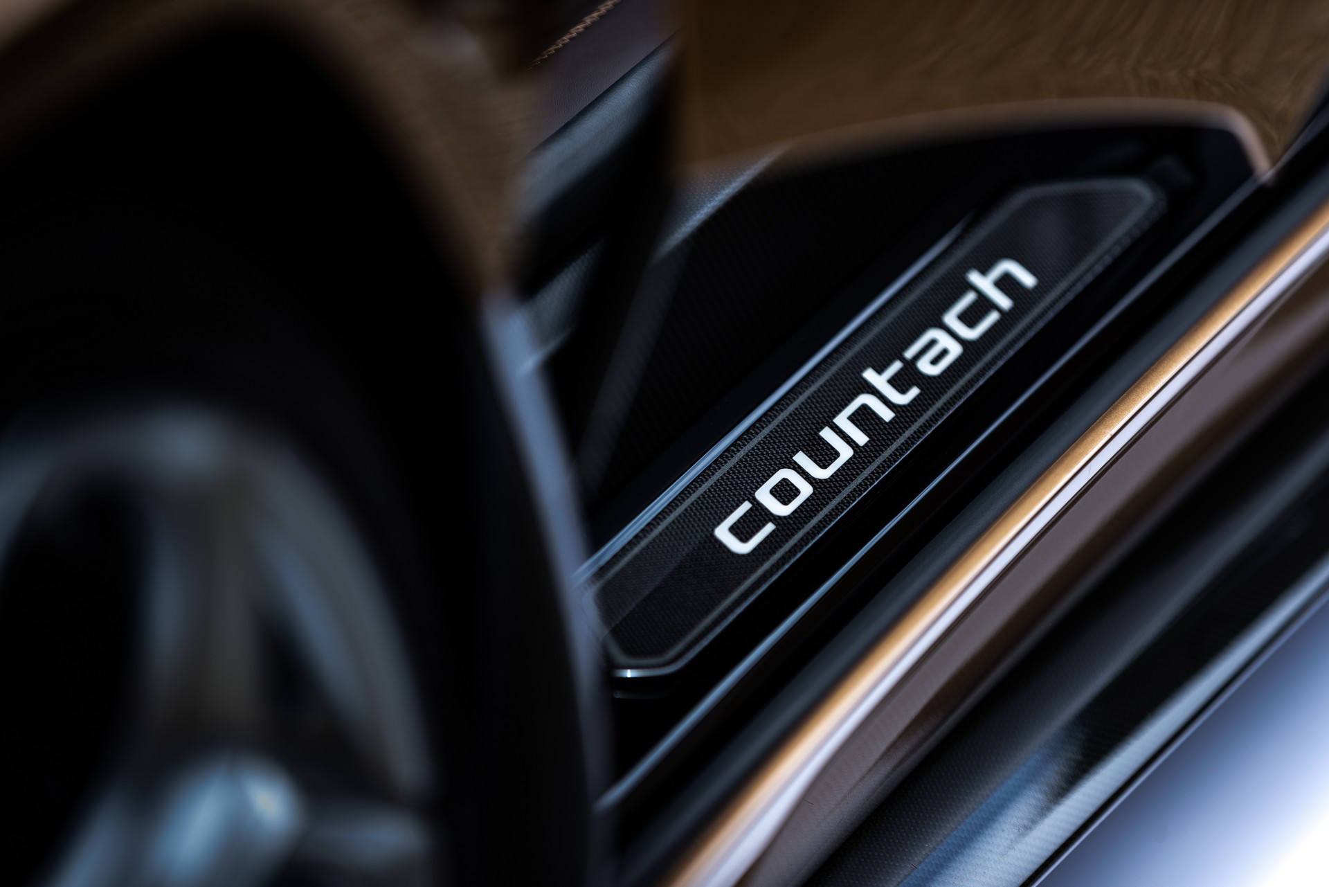 Lamborghini Delivered The First Two U.S. Countach LPI 800-4s At Monterey