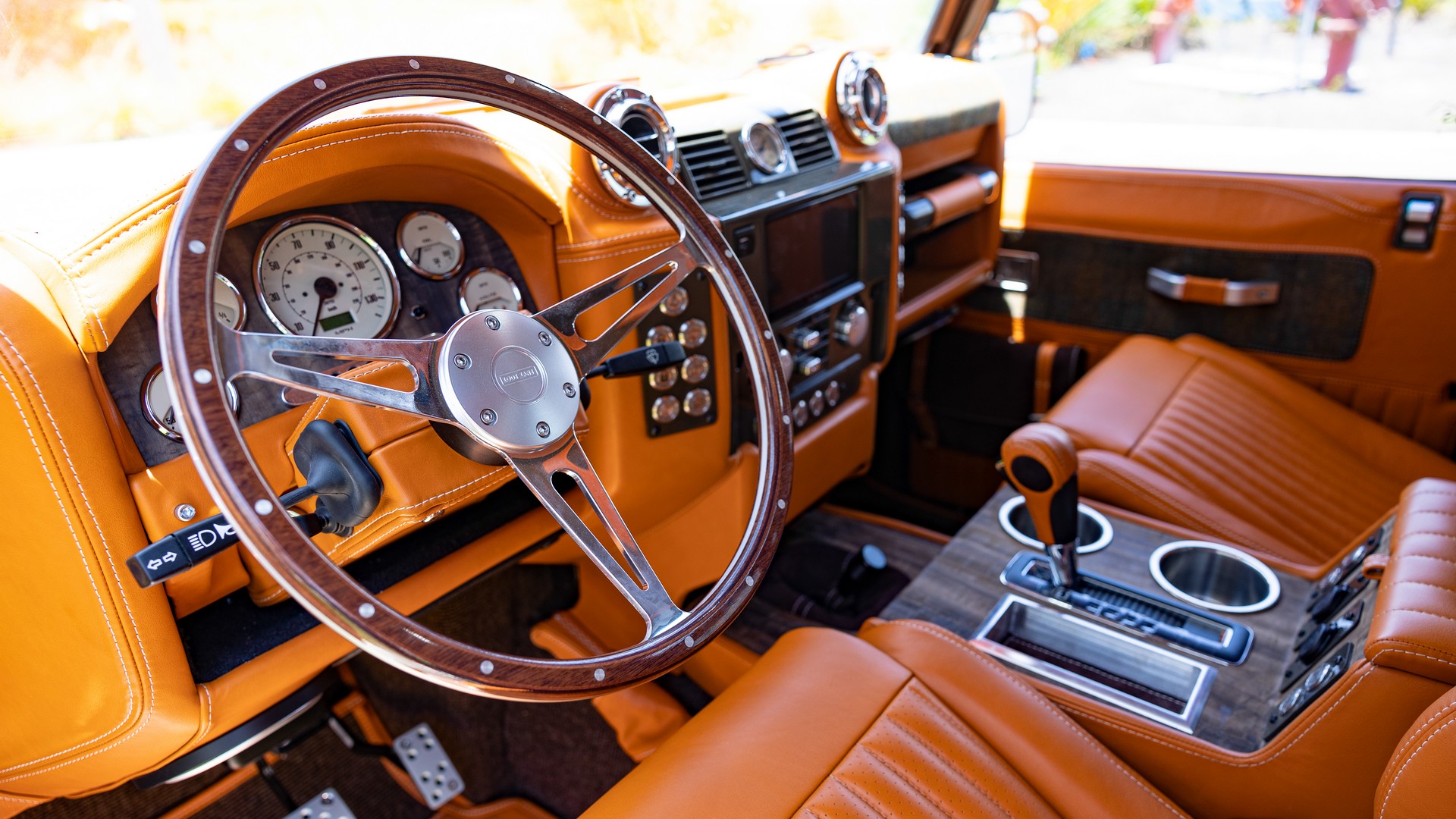 LT1-Powered Land Rover Defender 90 Will Make You Forget About The New One