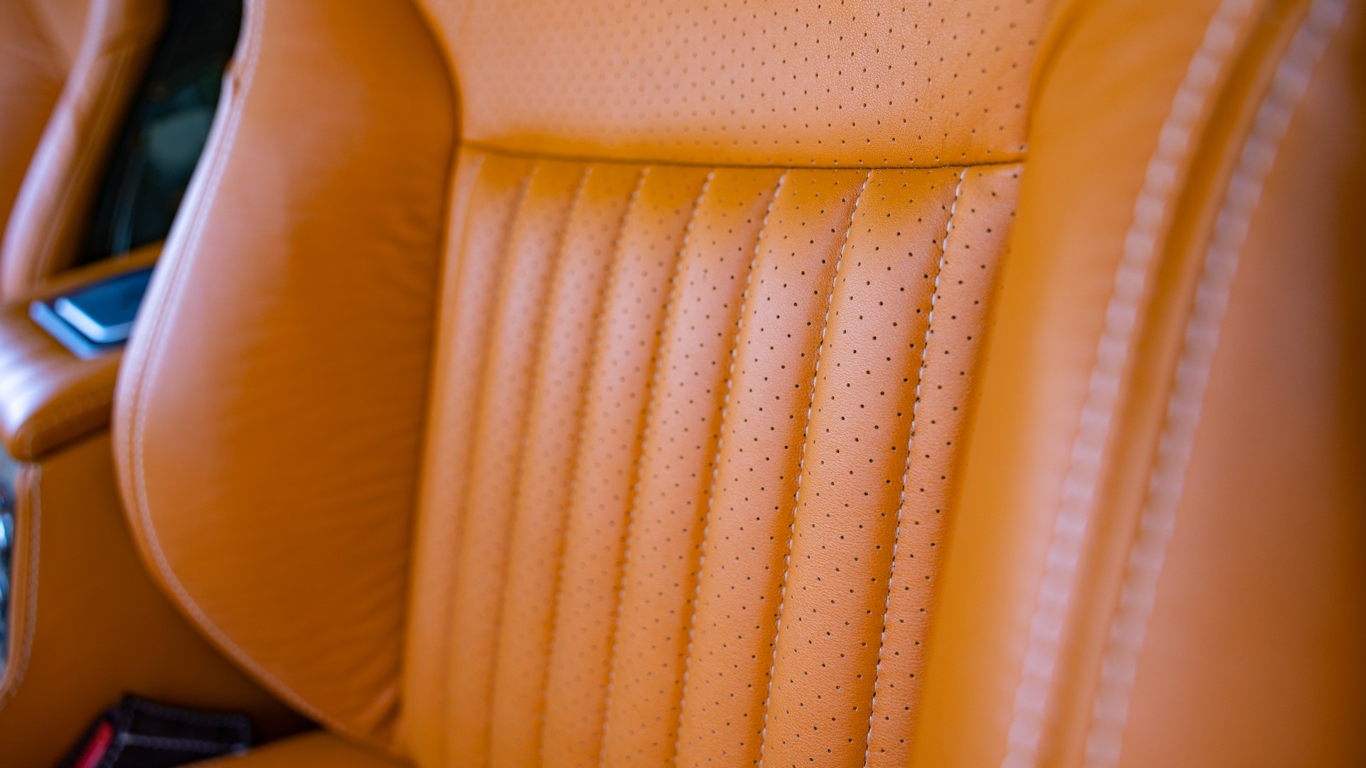 LT1-Powered Land Rover Defender 90 Will Make You Forget About The New One