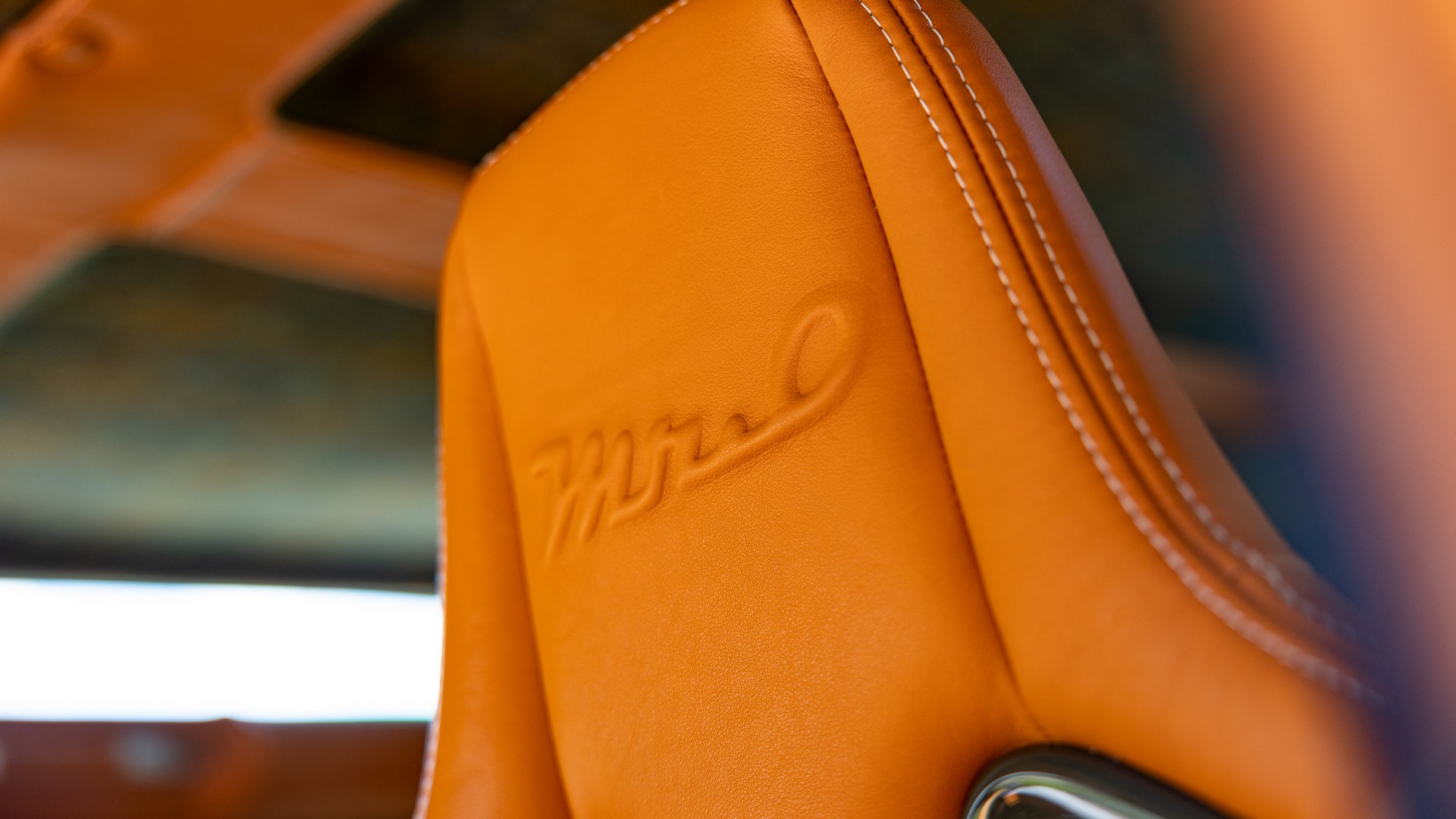 LT1-Powered Land Rover Defender 90 Will Make You Forget About The New One