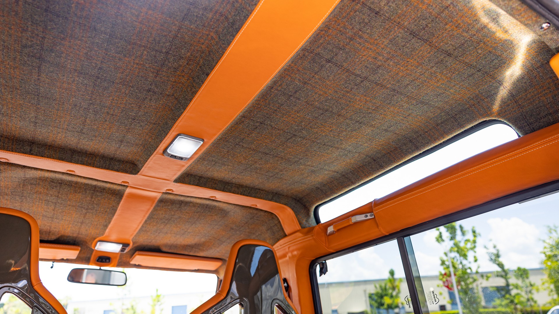 LT1-Powered Land Rover Defender 90 Will Make You Forget About The New One