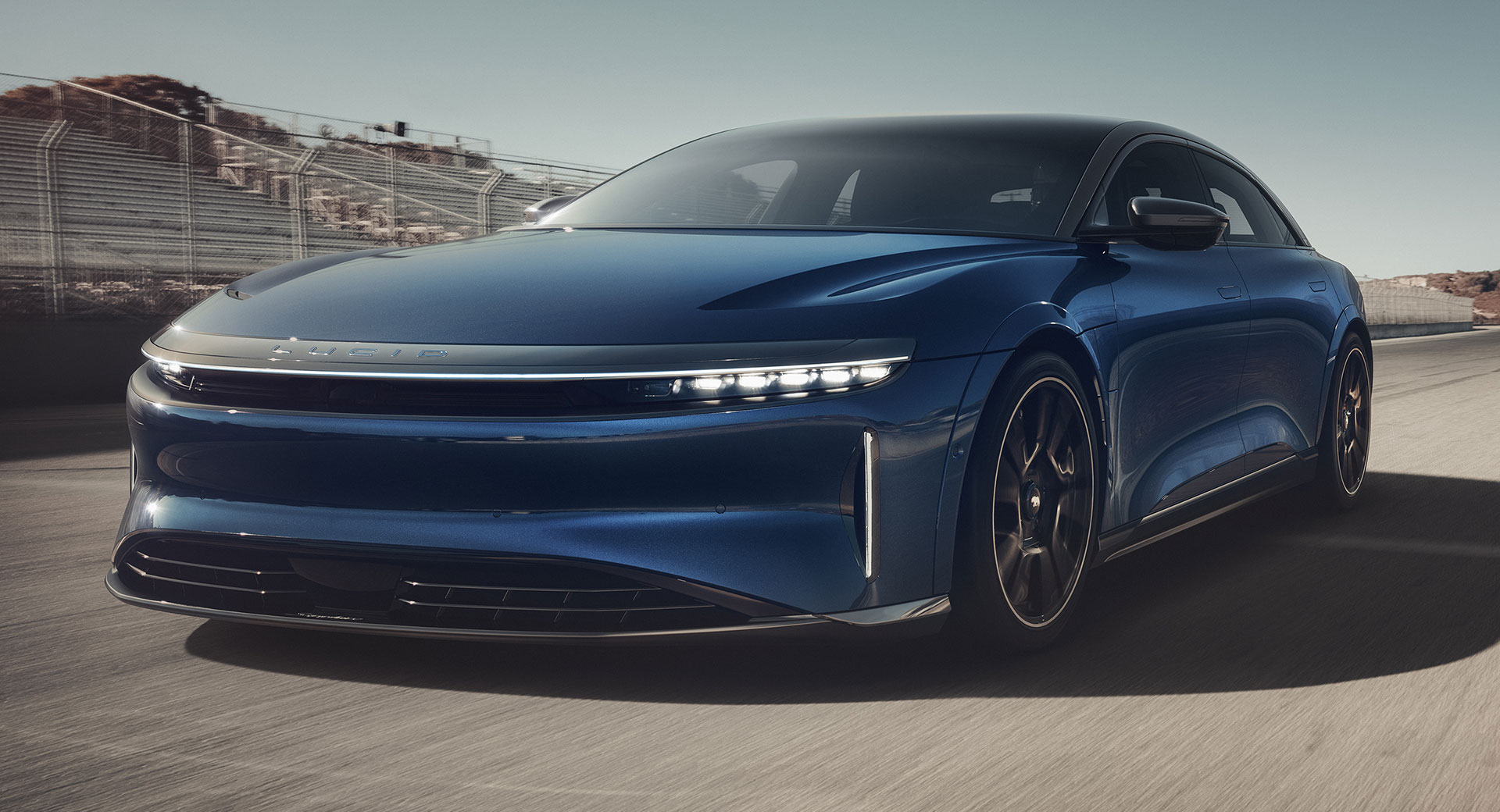 Portico Grønne bønner mønster Lucid Air Sapphire Runs To 60 MPH In 1.89 Seconds, Can Hit 205 MPH |  Carscoops