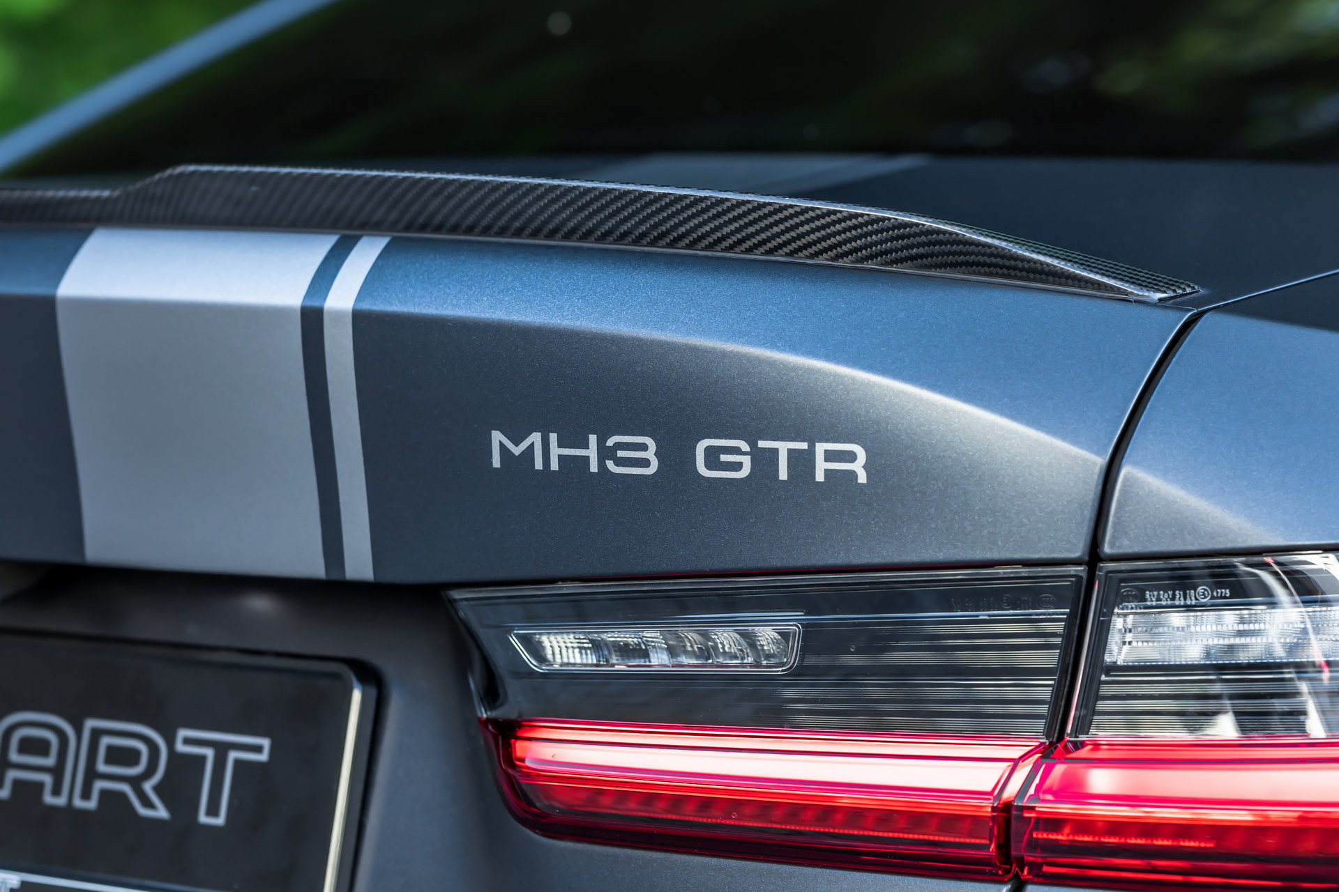 Manhart’s New MH3 GTR Is A 641 HP BMW M3 With Carbon Recaros