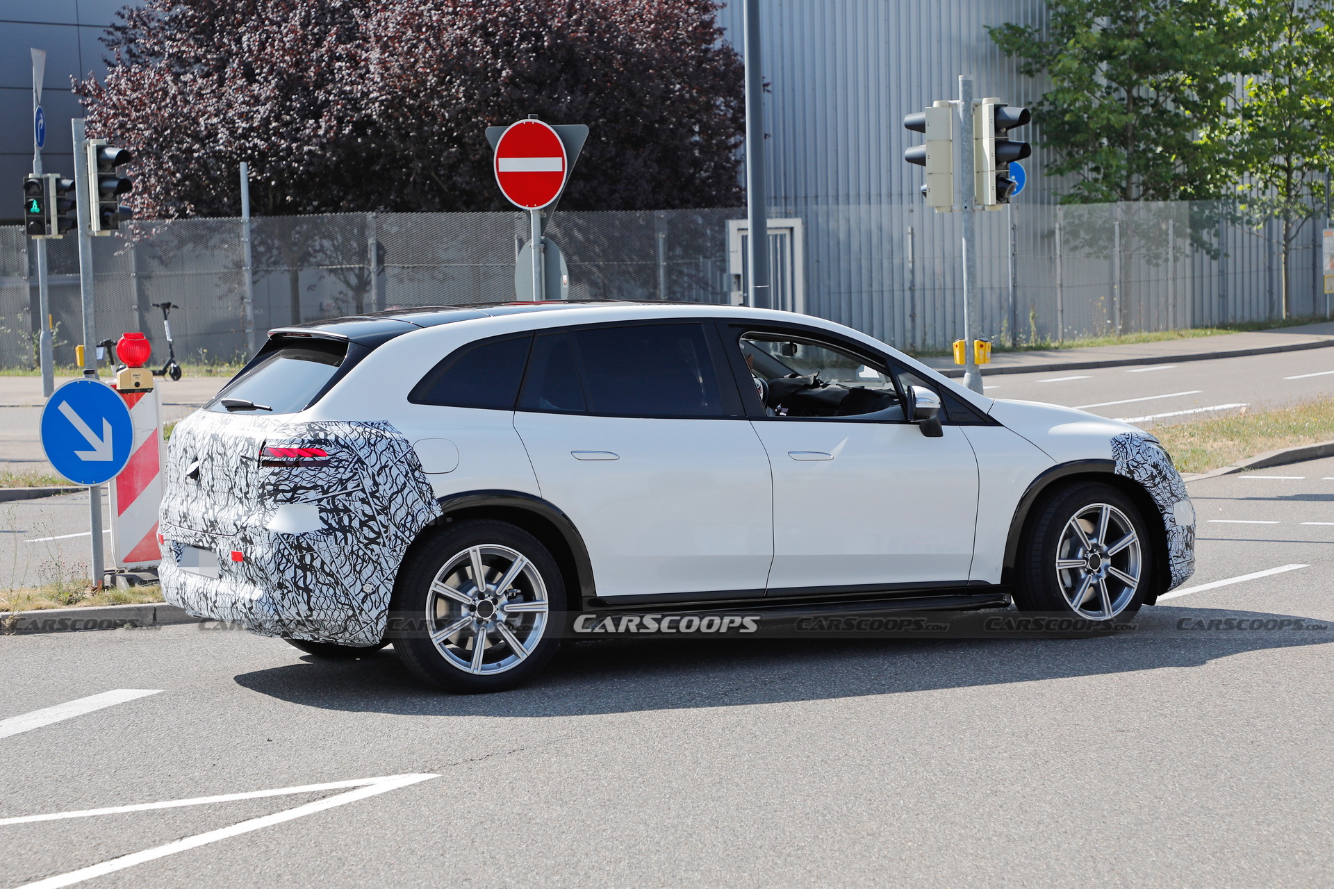 This Is Our First Glimpse Of The 2024 Mercedes-Maybach EQS SUV
