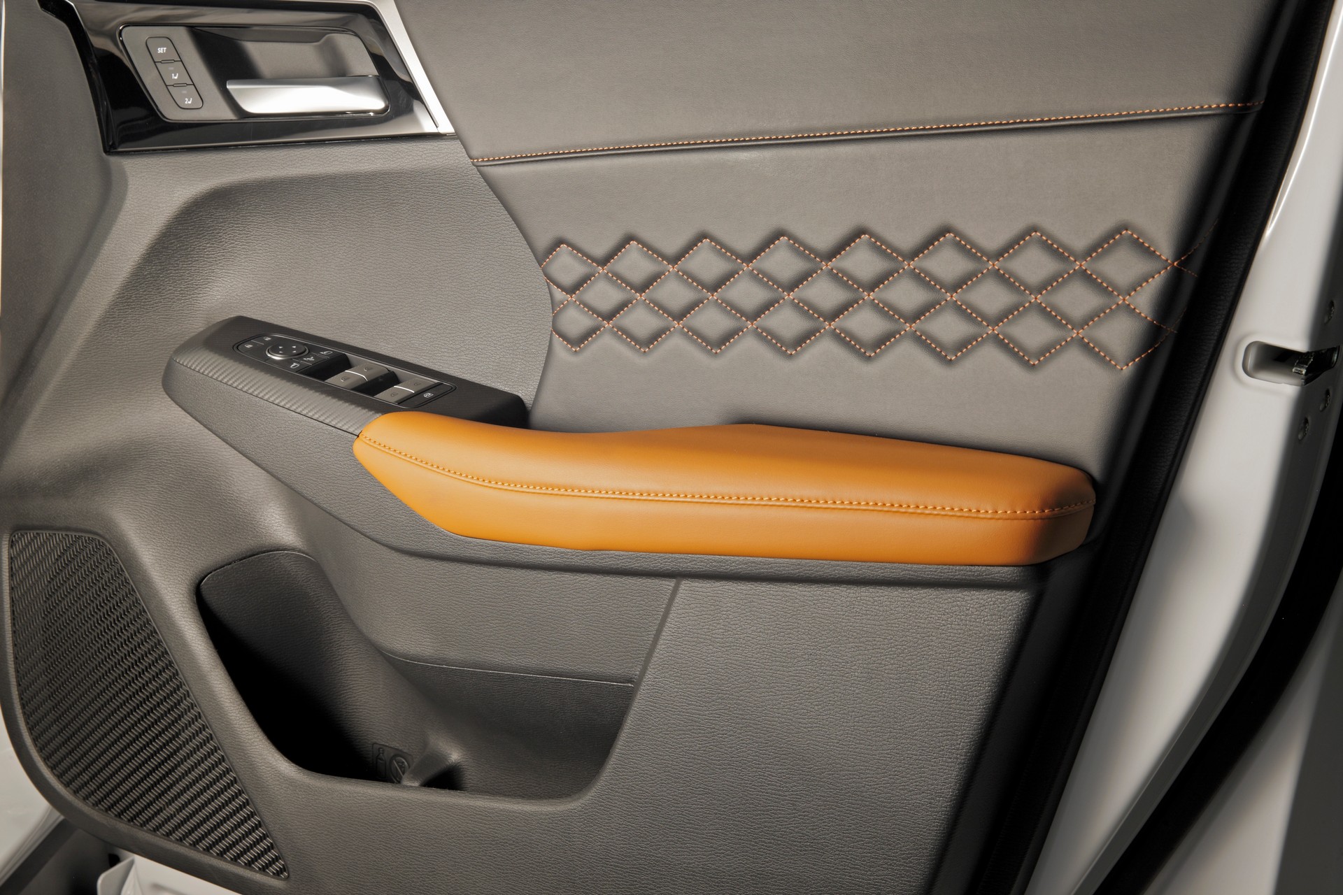 2022 Mitsubishi Outlander Plug-In Hybrid EV Offered In Four Trims In Australia