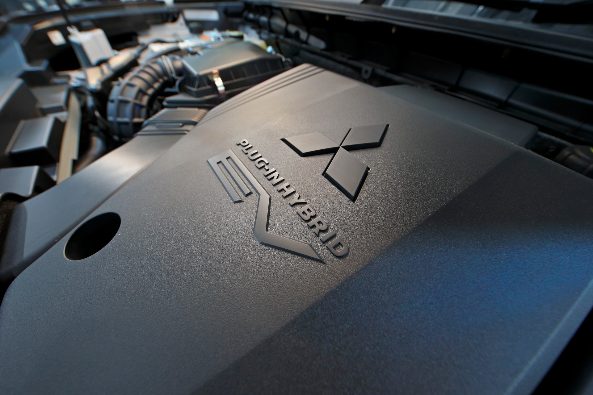 2022 Mitsubishi Outlander Plug-In Hybrid EV Offered In Four Trims In Australia