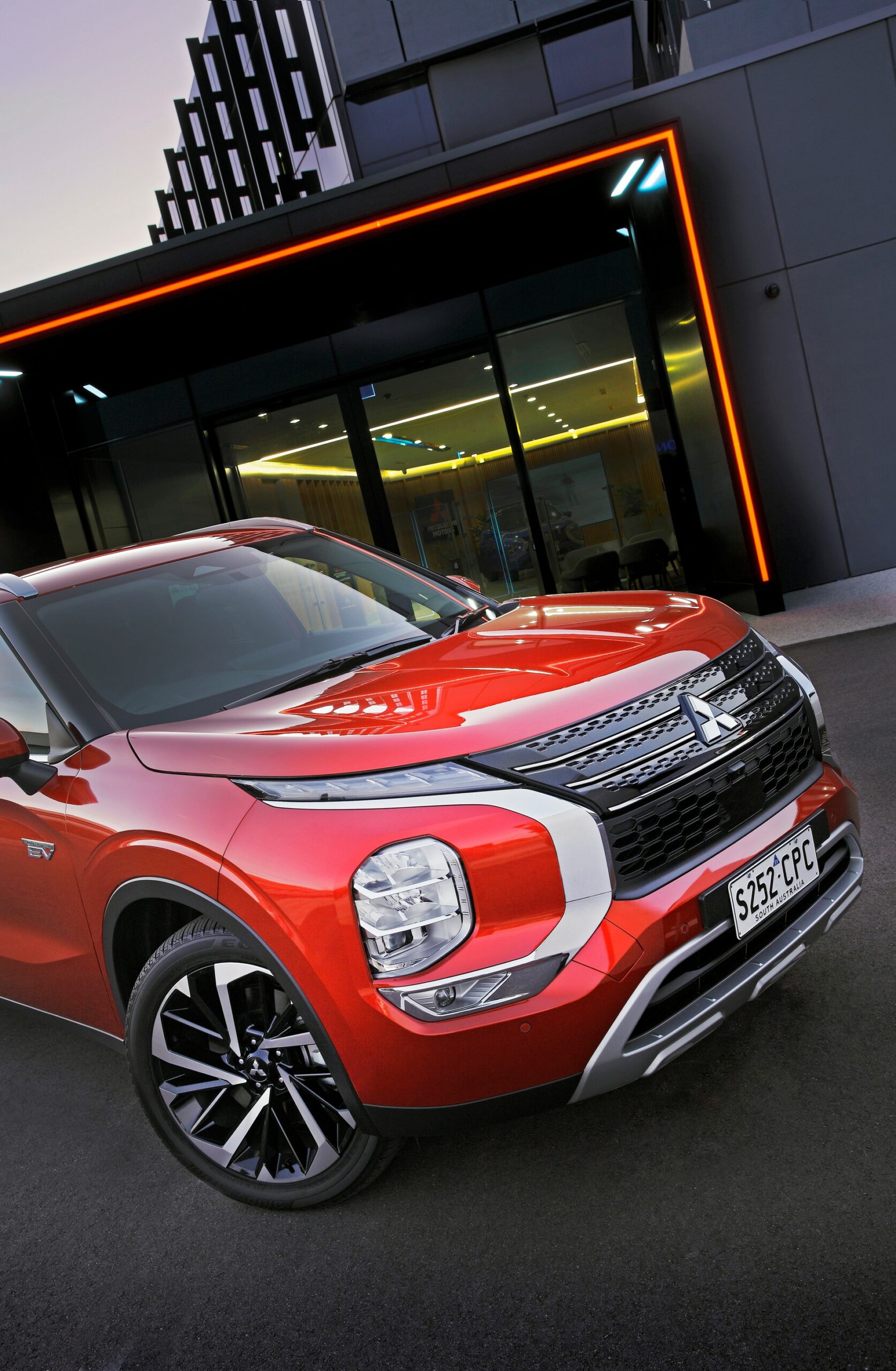 2022 Mitsubishi Outlander Plug-In Hybrid EV Offered In Four Trims In Australia