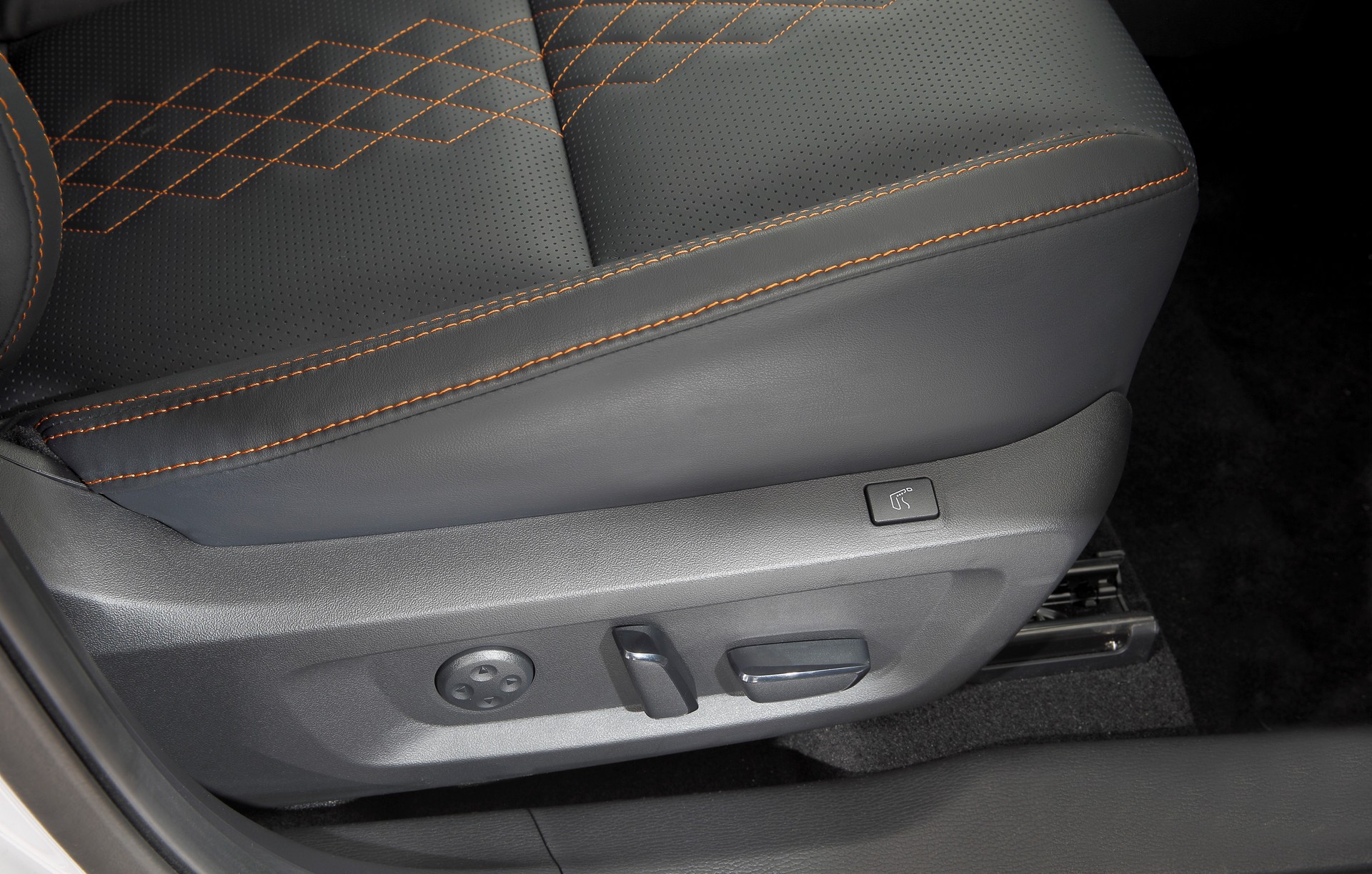 2022 Mitsubishi Outlander Plug-In Hybrid EV Offered In Four Trims In Australia