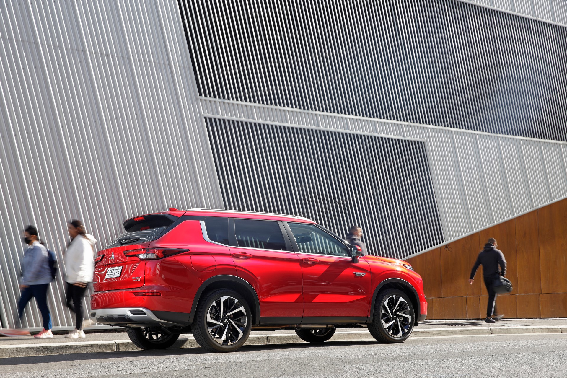 2022 Mitsubishi Outlander Plug-In Hybrid EV Offered In Four Trims In Australia