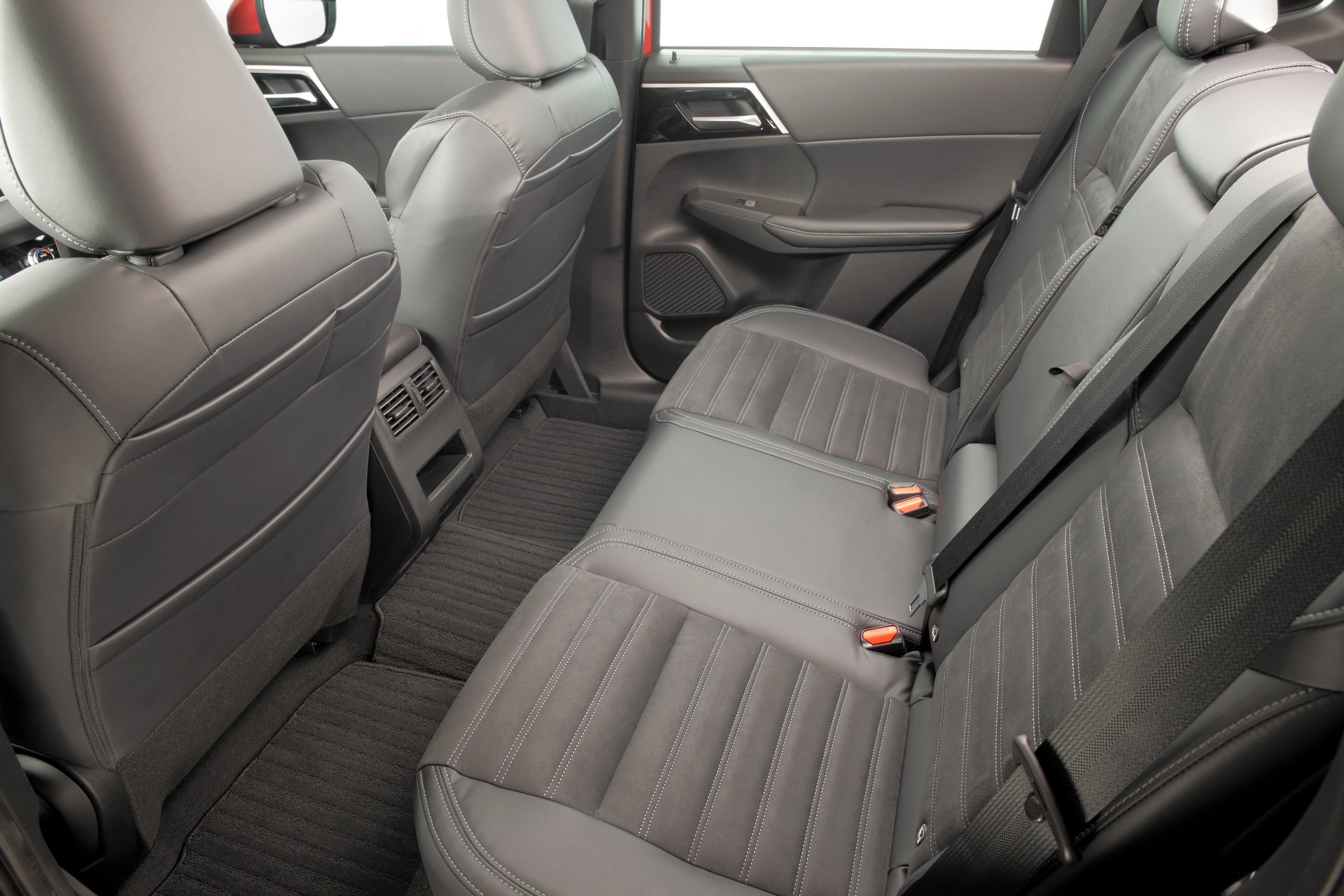 2022 Mitsubishi Outlander Plug-In Hybrid EV Offered In Four Trims In Australia