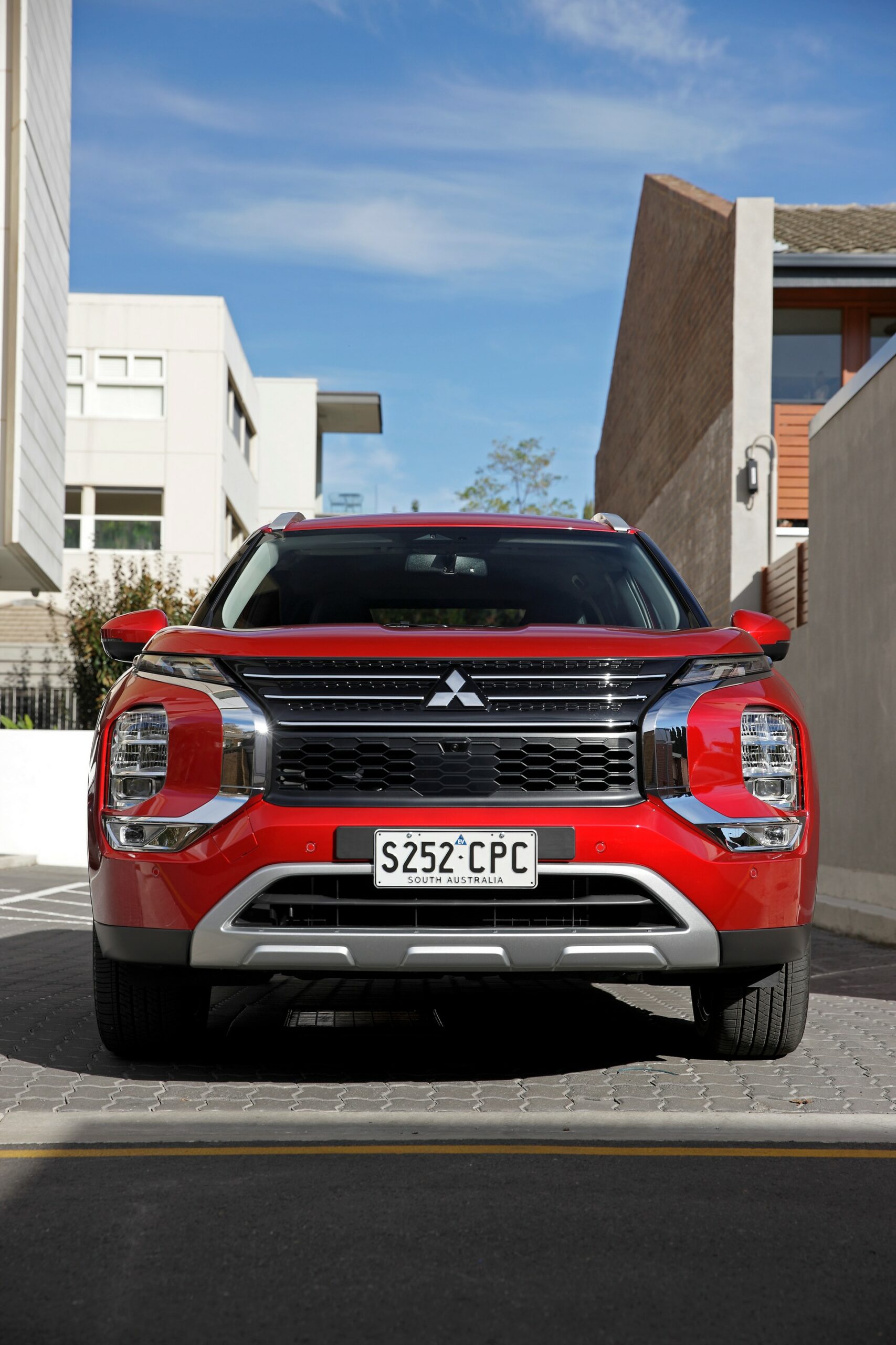 2022 Mitsubishi Outlander Plug-In Hybrid EV Offered In Four Trims In Australia
