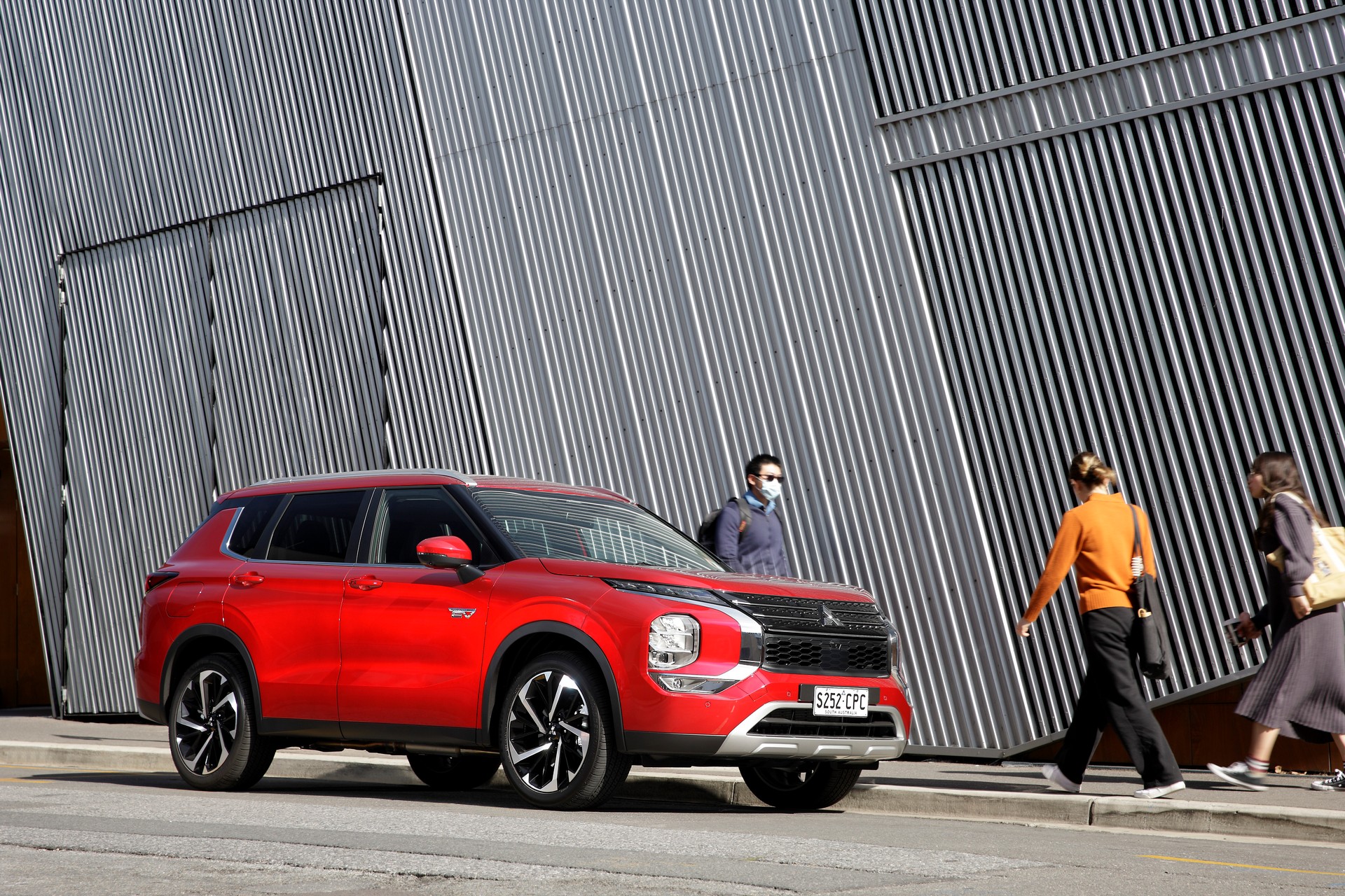 2022 Mitsubishi Outlander Plug-In Hybrid EV Offered In Four Trims In Australia