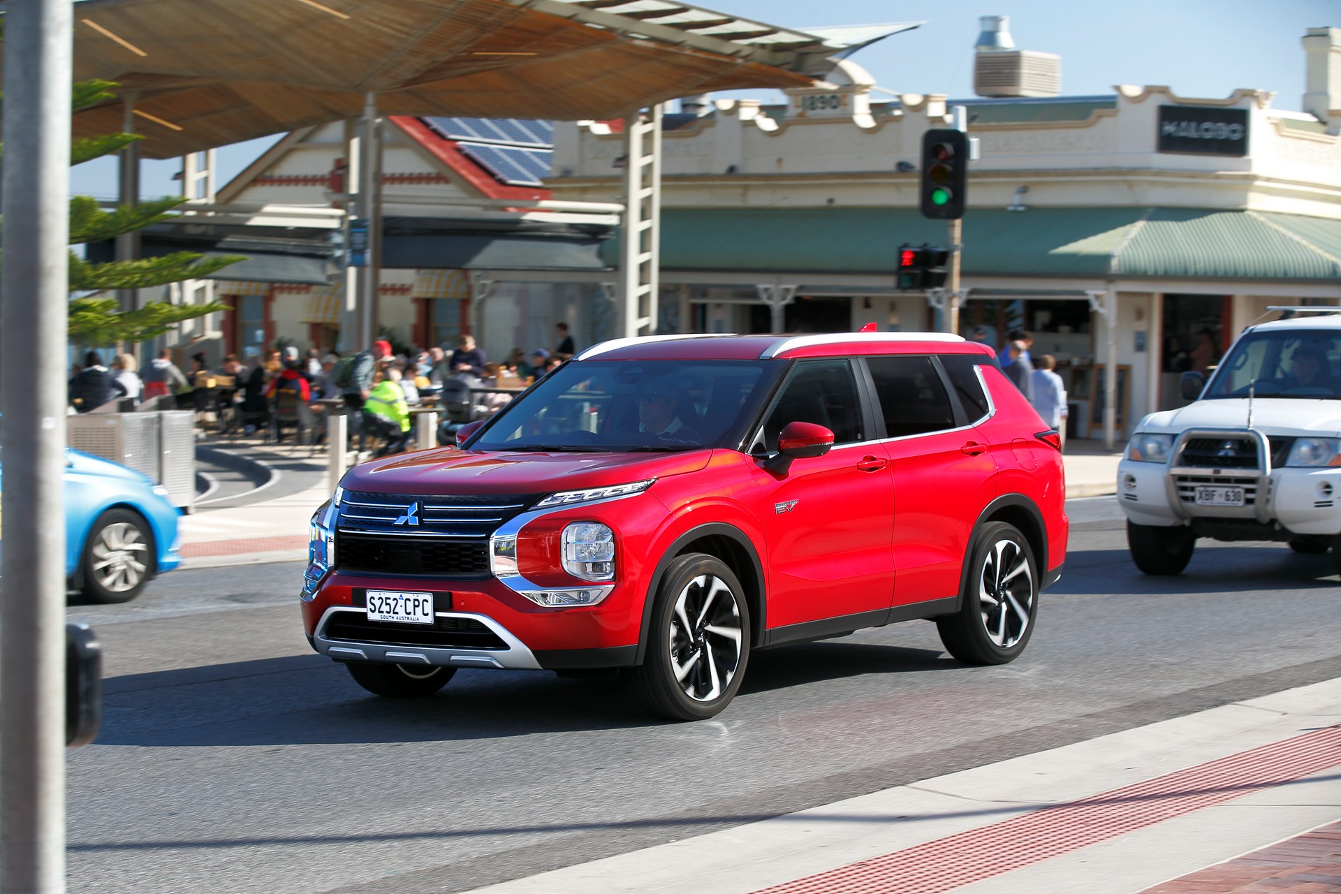 2022 Mitsubishi Outlander Plug-In Hybrid EV Offered In Four Trims In Australia