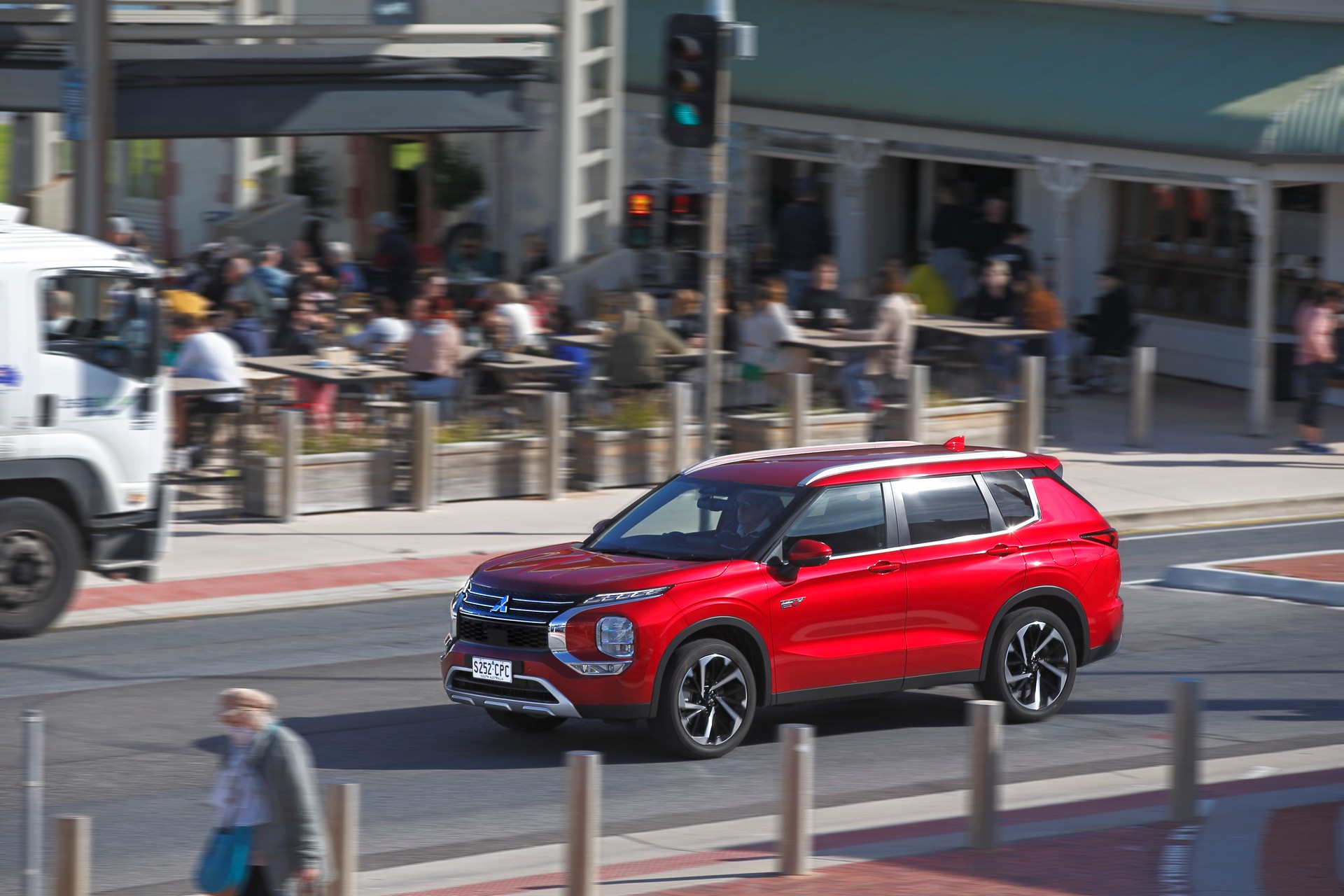 2022 Mitsubishi Outlander Plug-In Hybrid EV Offered In Four Trims In Australia