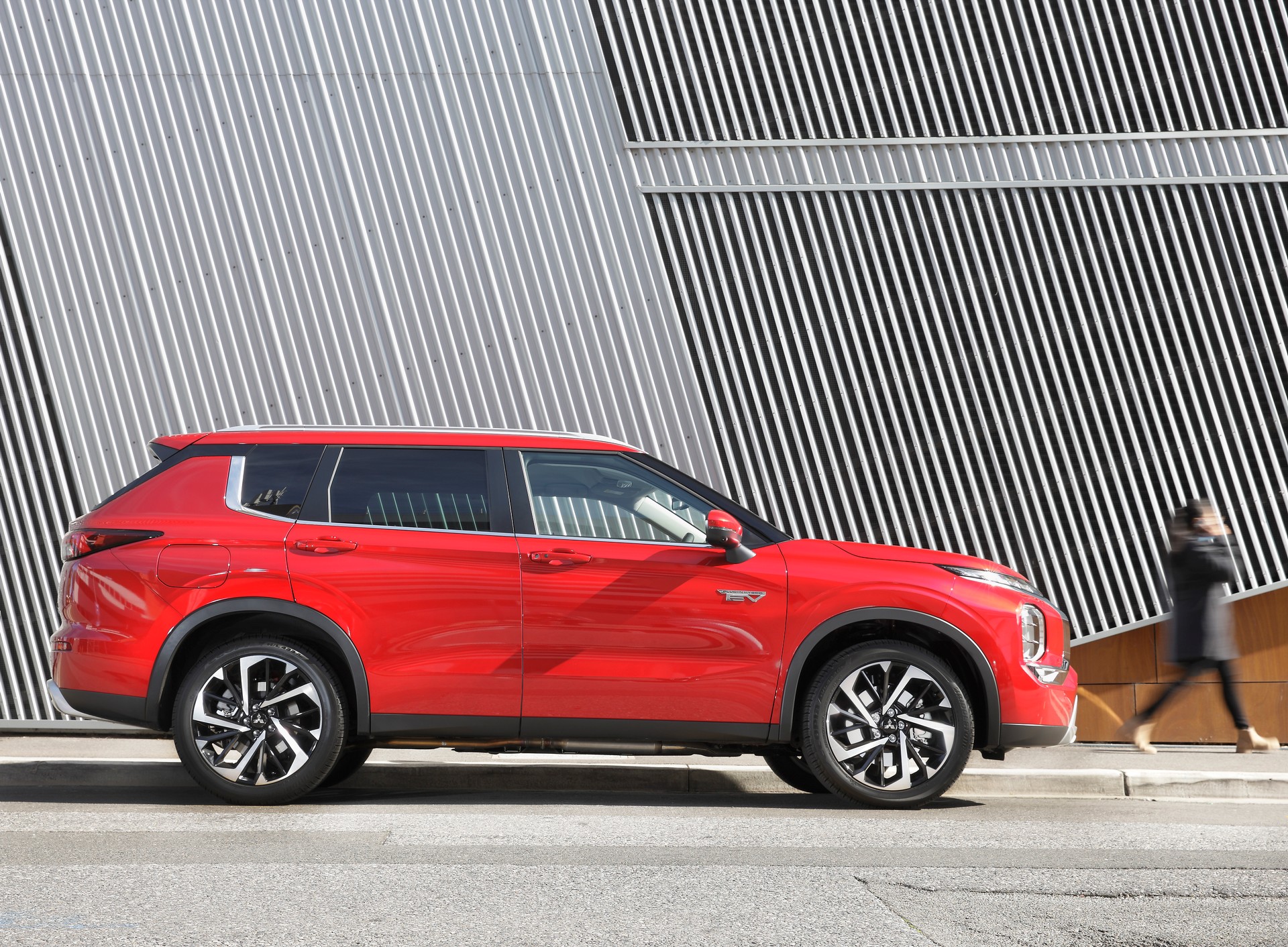 2022 Mitsubishi Outlander Plug-In Hybrid EV Offered In Four Trims In Australia