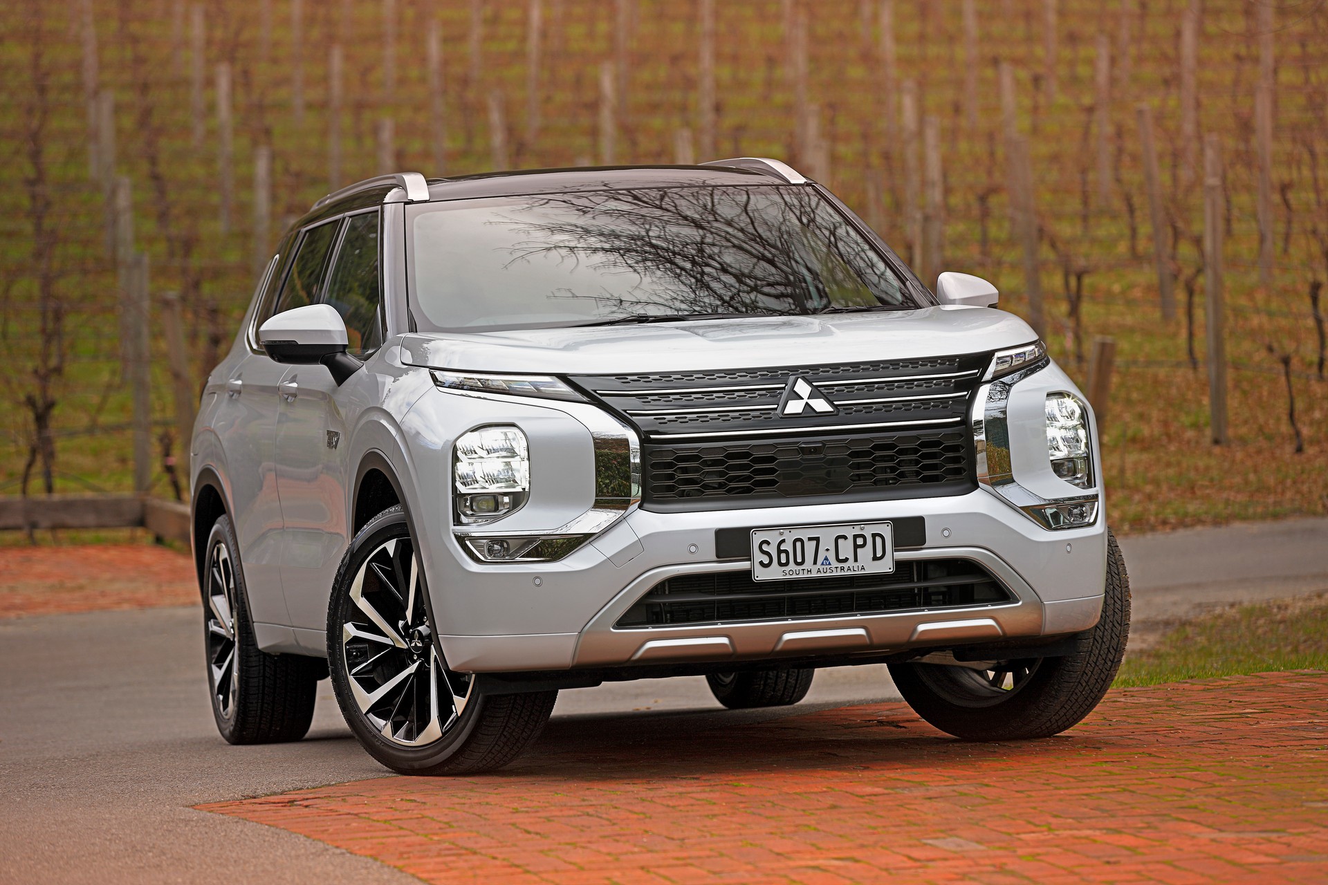 2022 Mitsubishi Outlander Plug-In Hybrid EV Offered In Four Trims In Australia