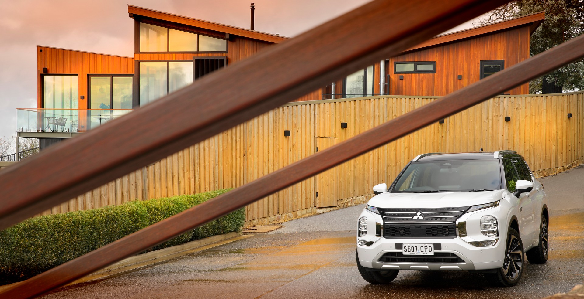 2022 Mitsubishi Outlander Plug-In Hybrid EV Offered In Four Trims In Australia